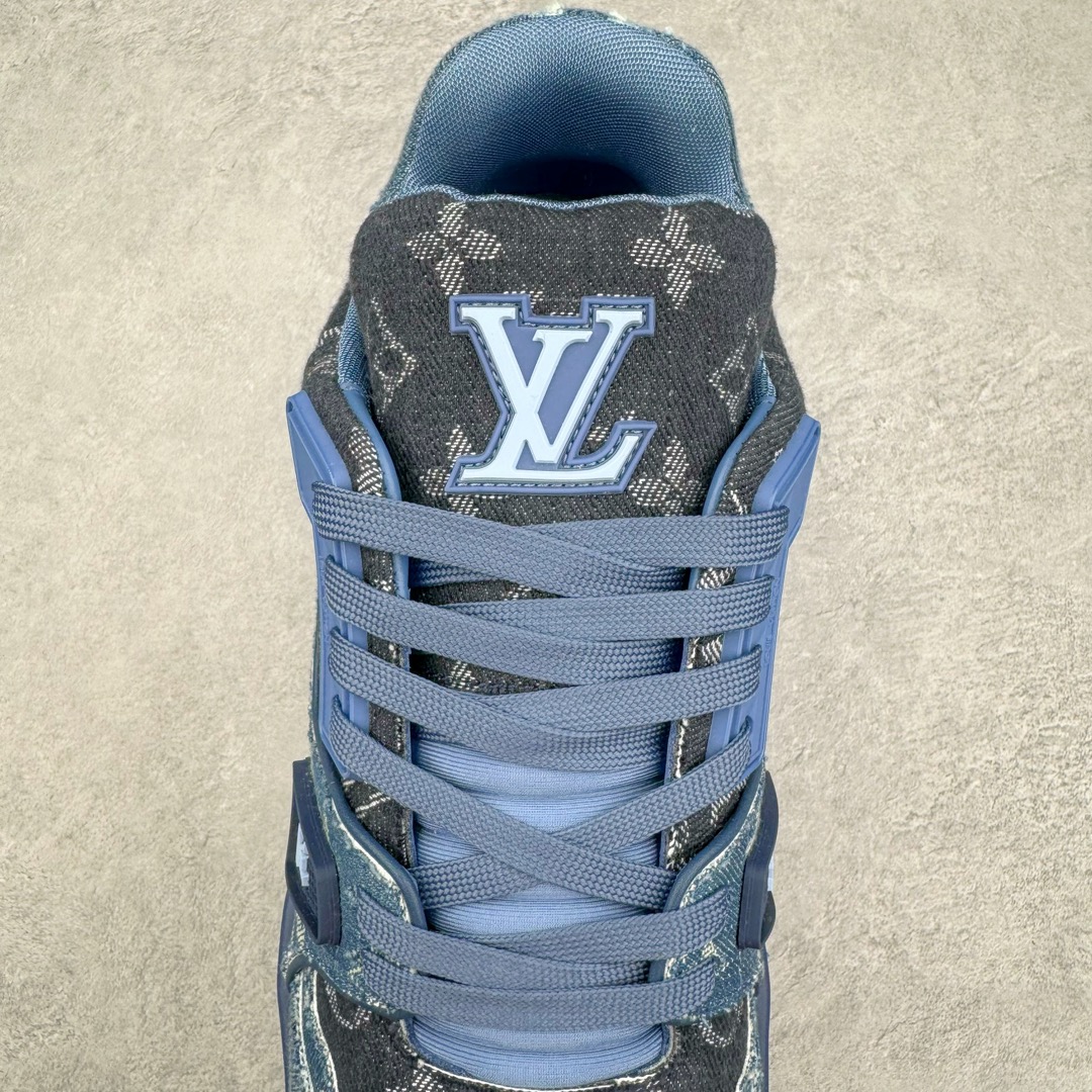 图片[5]-＃GD广顶 Louis Vuitton Trainer lv路易威登时装走秀运动时尚板鞋 外贸零售特供批次 2023全新纸板数据 印花高频效果碾压市面 市售天花板产物 耗时半年巨作 全套原厂新版原纸板楦头开发 原厂特供皮料加持 市场所有版本中综合最强的货品 GD实力大厂出品 全网最全配色更新最快 最成熟的做工稳定的品控 完美鞋型超高的清洁度 零毛边线头瑕疵 全套原楦原纸版原鞋开模 全网最具灵魂的版型 正确原装黄色鞋盒 正确中底印花 鞋面印花3D高频深度立体 全鞋电脑针车 紧密相连 针距密度一致 环保乳胶注塑鞋垫 厚度脚感还原原版 皮面裁剪部位 统一油边封口工艺 原装橡胶大底含胶量大底组合零偏差 专柜全套包装 防尘袋 说明书 质保卡 男女鞋 尺码：35 36 37 38 39 40 41 42 43 44 45-选品中心