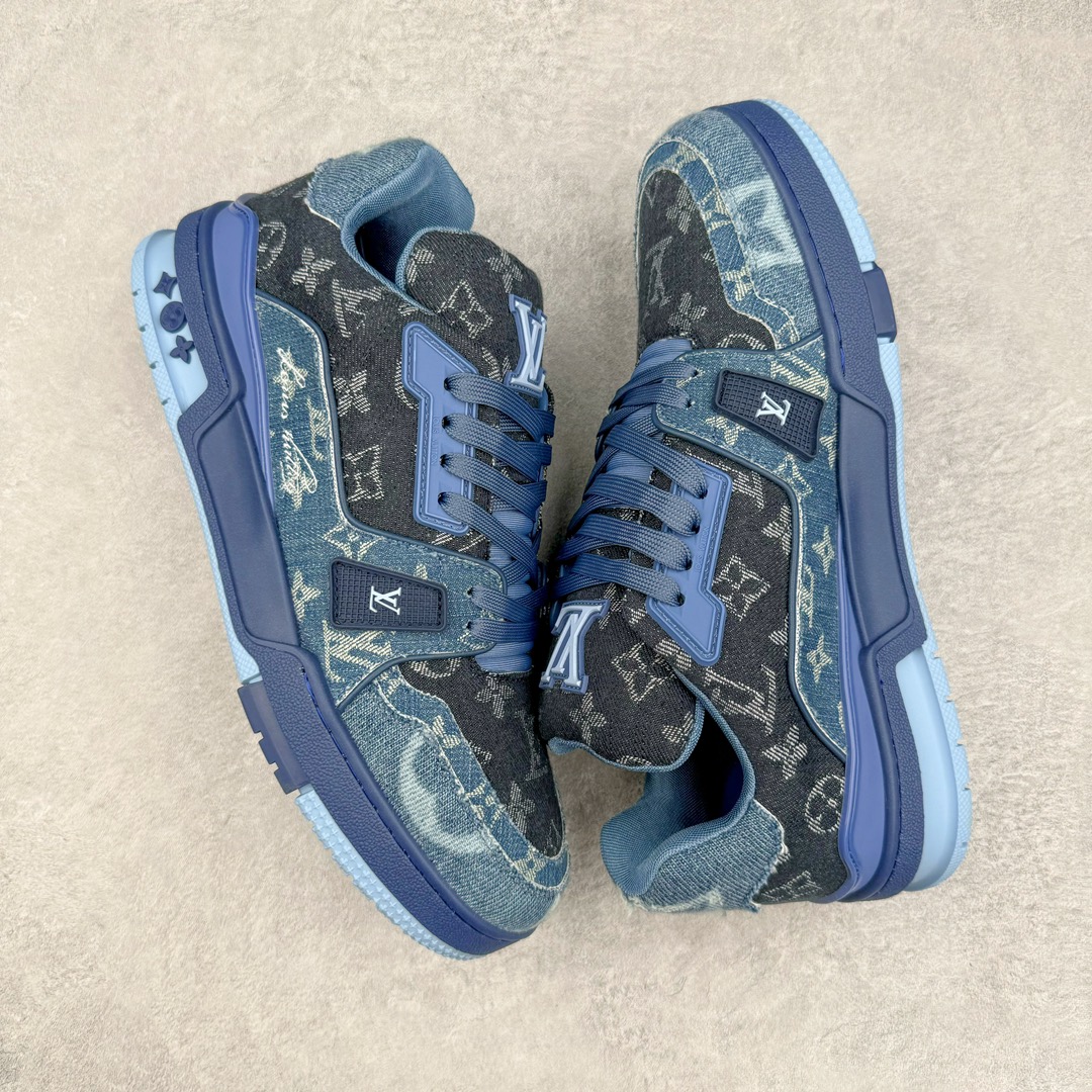 图片[3]-＃GD广顶 Louis Vuitton Trainer lv路易威登时装走秀运动时尚板鞋 外贸零售特供批次 2023全新纸板数据 印花高频效果碾压市面 市售天花板产物 耗时半年巨作 全套原厂新版原纸板楦头开发 原厂特供皮料加持 市场所有版本中综合最强的货品 GD实力大厂出品 全网最全配色更新最快 最成熟的做工稳定的品控 完美鞋型超高的清洁度 零毛边线头瑕疵 全套原楦原纸版原鞋开模 全网最具灵魂的版型 正确原装黄色鞋盒 正确中底印花 鞋面印花3D高频深度立体 全鞋电脑针车 紧密相连 针距密度一致 环保乳胶注塑鞋垫 厚度脚感还原原版 皮面裁剪部位 统一油边封口工艺 原装橡胶大底含胶量大底组合零偏差 专柜全套包装 防尘袋 说明书 质保卡 男女鞋 尺码：35 36 37 38 39 40 41 42 43 44 45-选品中心