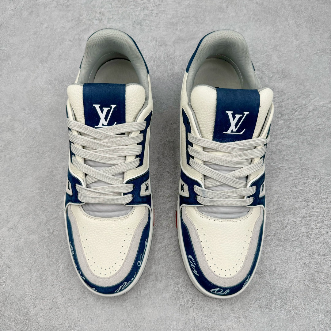 图片[2]-＃GD广顶 Louis Vuitton Trainer lv路易威登时装走秀运动时尚板鞋 外贸零售特供批次 2023全新纸板数据 印花高频效果碾压市面 市售天花板产物 耗时半年巨作 全套原厂新版原纸板楦头开发 原厂特供皮料加持 市场所有版本中综合最强的货品 GD实力大厂出品 全网最全配色更新最快 最成熟的做工稳定的品控 完美鞋型超高的清洁度 零毛边线头瑕疵 全套原楦原纸版原鞋开模 全网最具灵魂的版型 正确原装黄色鞋盒 正确中底印花 鞋面印花3D高频深度立体 全鞋电脑针车 紧密相连 针距密度一致 环保乳胶注塑鞋垫 厚度脚感还原原版 皮面裁剪部位 统一油边封口工艺 原装橡胶大底含胶量大底组合零偏差 专柜全套包装 防尘袋 说明书 质保卡 男女鞋 尺码：35 36 37 38 39 40 41 42 43 44 45-选品中心