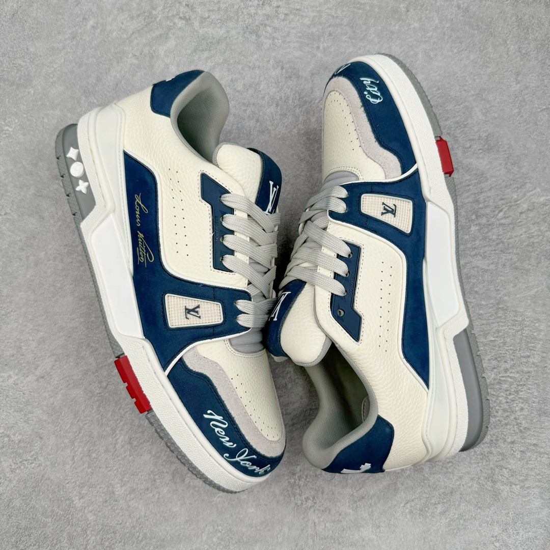 图片[3]-＃GD广顶 Louis Vuitton Trainer lv路易威登时装走秀运动时尚板鞋 外贸零售特供批次 2023全新纸板数据 印花高频效果碾压市面 市售天花板产物 耗时半年巨作 全套原厂新版原纸板楦头开发 原厂特供皮料加持 市场所有版本中综合最强的货品 GD实力大厂出品 全网最全配色更新最快 最成熟的做工稳定的品控 完美鞋型超高的清洁度 零毛边线头瑕疵 全套原楦原纸版原鞋开模 全网最具灵魂的版型 正确原装黄色鞋盒 正确中底印花 鞋面印花3D高频深度立体 全鞋电脑针车 紧密相连 针距密度一致 环保乳胶注塑鞋垫 厚度脚感还原原版 皮面裁剪部位 统一油边封口工艺 原装橡胶大底含胶量大底组合零偏差 专柜全套包装 防尘袋 说明书 质保卡 男女鞋 尺码：35 36 37 38 39 40 41 42 43 44 45-选品中心