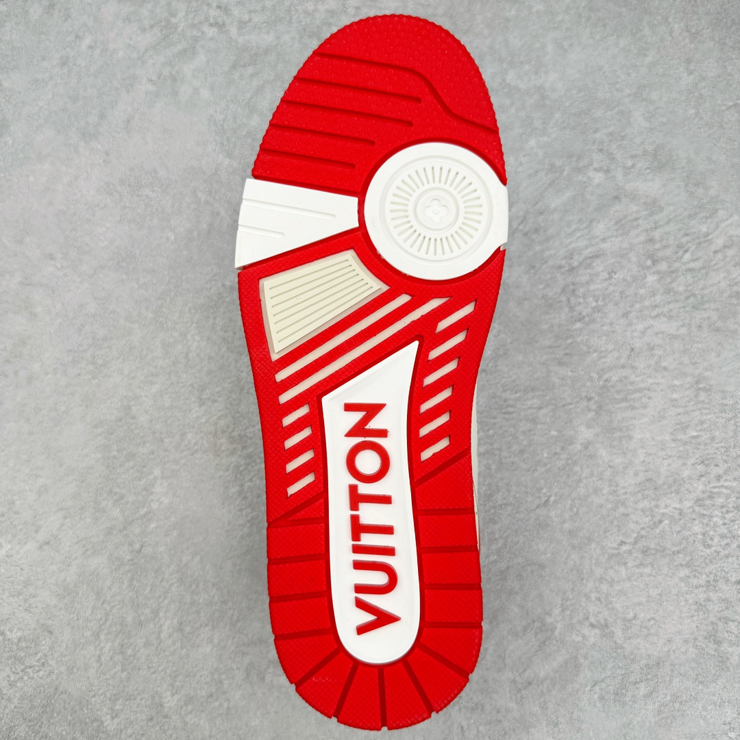 图片[9]-＃GD广顶 Louis Vuitton Trainer lv路易威登时装走秀运动时尚板鞋 外贸零售特供批次 2023全新纸板数据 印花高频效果碾压市面 市售天花板产物 耗时半年巨作 全套原厂新版原纸板楦头开发 原厂特供皮料加持 市场所有版本中综合最强的货品 GD实力大厂出品 全网最全配色更新最快 最成熟的做工稳定的品控 完美鞋型超高的清洁度 零毛边线头瑕疵 全套原楦原纸版原鞋开模 全网最具灵魂的版型 正确原装黄色鞋盒 正确中底印花 鞋面印花3D高频深度立体 全鞋电脑针车 紧密相连 针距密度一致 环保乳胶注塑鞋垫 厚度脚感还原原版 皮面裁剪部位 统一油边封口工艺 原装橡胶大底含胶量大底组合零偏差 专柜全套包装 防尘袋 说明书 质保卡 男女鞋 尺码：35 36 37 38 39 40 41 42 43 44 45-选品中心