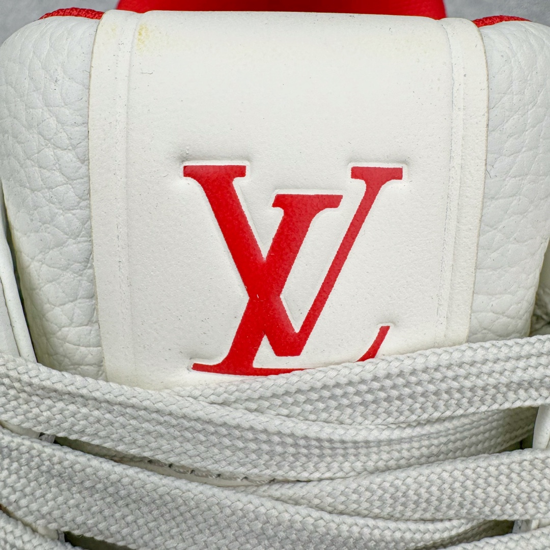 图片[11]-＃GD广顶 Louis Vuitton Trainer lv路易威登时装走秀运动时尚板鞋 外贸零售特供批次 2023全新纸板数据 印花高频效果碾压市面 市售天花板产物 耗时半年巨作 全套原厂新版原纸板楦头开发 原厂特供皮料加持 市场所有版本中综合最强的货品 GD实力大厂出品 全网最全配色更新最快 最成熟的做工稳定的品控 完美鞋型超高的清洁度 零毛边线头瑕疵 全套原楦原纸版原鞋开模 全网最具灵魂的版型 正确原装黄色鞋盒 正确中底印花 鞋面印花3D高频深度立体 全鞋电脑针车 紧密相连 针距密度一致 环保乳胶注塑鞋垫 厚度脚感还原原版 皮面裁剪部位 统一油边封口工艺 原装橡胶大底含胶量大底组合零偏差 专柜全套包装 防尘袋 说明书 质保卡 男女鞋 尺码：35 36 37 38 39 40 41 42 43 44 45-选品中心