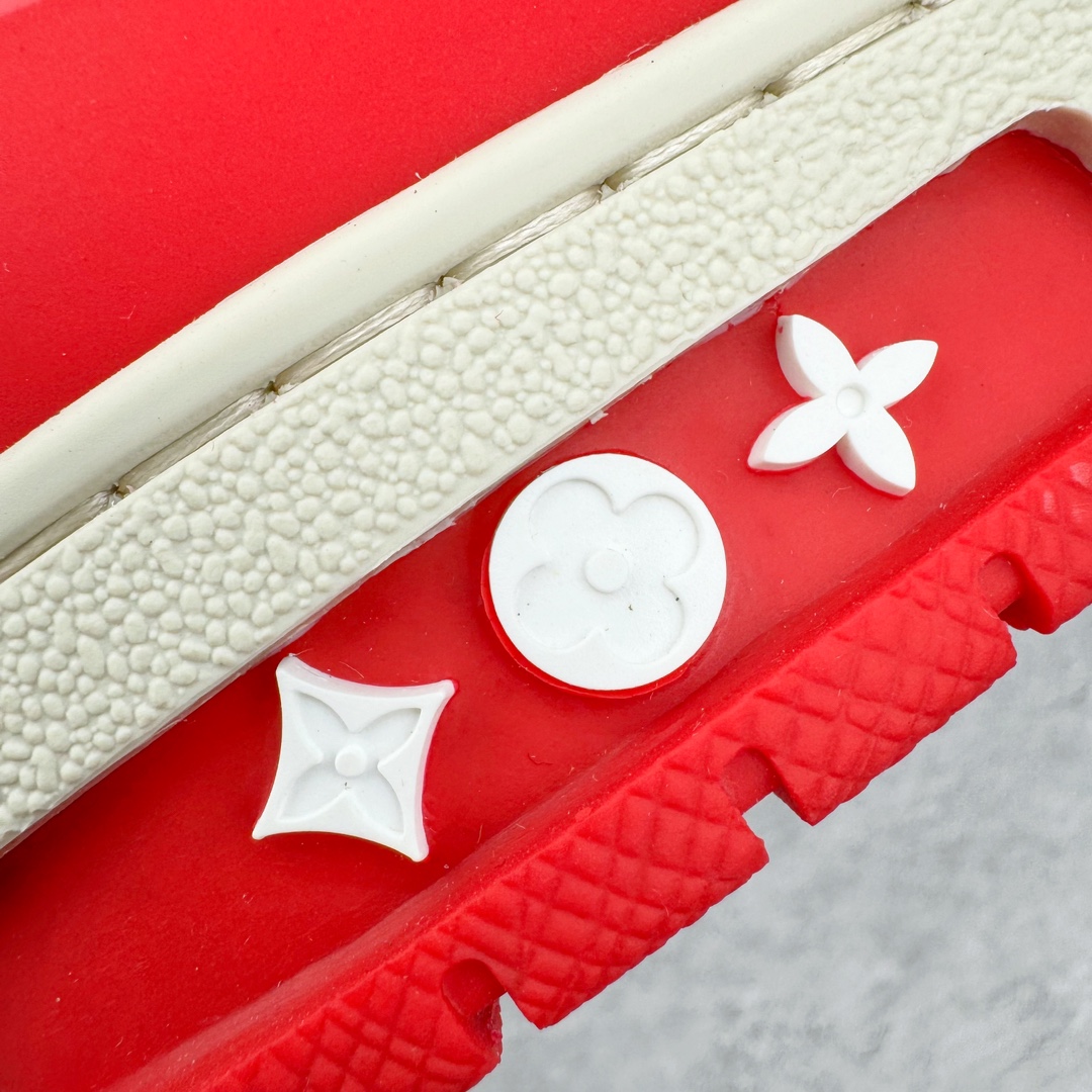 图片[13]-＃GD广顶 Louis Vuitton Trainer lv路易威登时装走秀运动时尚板鞋 外贸零售特供批次 2023全新纸板数据 印花高频效果碾压市面 市售天花板产物 耗时半年巨作 全套原厂新版原纸板楦头开发 原厂特供皮料加持 市场所有版本中综合最强的货品 GD实力大厂出品 全网最全配色更新最快 最成熟的做工稳定的品控 完美鞋型超高的清洁度 零毛边线头瑕疵 全套原楦原纸版原鞋开模 全网最具灵魂的版型 正确原装黄色鞋盒 正确中底印花 鞋面印花3D高频深度立体 全鞋电脑针车 紧密相连 针距密度一致 环保乳胶注塑鞋垫 厚度脚感还原原版 皮面裁剪部位 统一油边封口工艺 原装橡胶大底含胶量大底组合零偏差 专柜全套包装 防尘袋 说明书 质保卡 男女鞋 尺码：35 36 37 38 39 40 41 42 43 44 45-选品中心