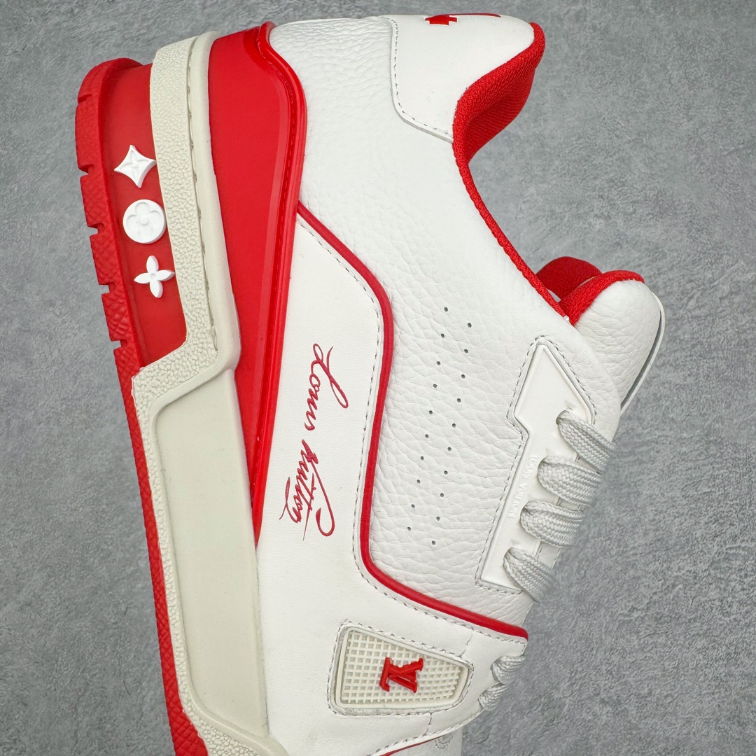 图片[6]-＃GD广顶 Louis Vuitton Trainer lv路易威登时装走秀运动时尚板鞋 外贸零售特供批次 2023全新纸板数据 印花高频效果碾压市面 市售天花板产物 耗时半年巨作 全套原厂新版原纸板楦头开发 原厂特供皮料加持 市场所有版本中综合最强的货品 GD实力大厂出品 全网最全配色更新最快 最成熟的做工稳定的品控 完美鞋型超高的清洁度 零毛边线头瑕疵 全套原楦原纸版原鞋开模 全网最具灵魂的版型 正确原装黄色鞋盒 正确中底印花 鞋面印花3D高频深度立体 全鞋电脑针车 紧密相连 针距密度一致 环保乳胶注塑鞋垫 厚度脚感还原原版 皮面裁剪部位 统一油边封口工艺 原装橡胶大底含胶量大底组合零偏差 专柜全套包装 防尘袋 说明书 质保卡 男女鞋 尺码：35 36 37 38 39 40 41 42 43 44 45-选品中心