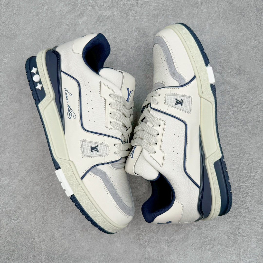 图片[3]-＃GD广顶 Louis Vuitton Trainer lv路易威登时装走秀运动时尚板鞋 外贸零售特供批次 2023全新纸板数据 印花高频效果碾压市面 市售天花板产物 耗时半年巨作 全套原厂新版原纸板楦头开发 原厂特供皮料加持 市场所有版本中综合最强的货品 GD实力大厂出品 全网最全配色更新最快 最成熟的做工稳定的品控 完美鞋型超高的清洁度 零毛边线头瑕疵 全套原楦原纸版原鞋开模 全网最具灵魂的版型 正确原装黄色鞋盒 正确中底印花 鞋面印花3D高频深度立体 全鞋电脑针车 紧密相连 针距密度一致 环保乳胶注塑鞋垫 厚度脚感还原原版 皮面裁剪部位 统一油边封口工艺 原装橡胶大底含胶量大底组合零偏差 专柜全套包装 防尘袋 说明书 质保卡 男女鞋 尺码：35 36 37 38 39 40 41 42 43 44 45-选品中心