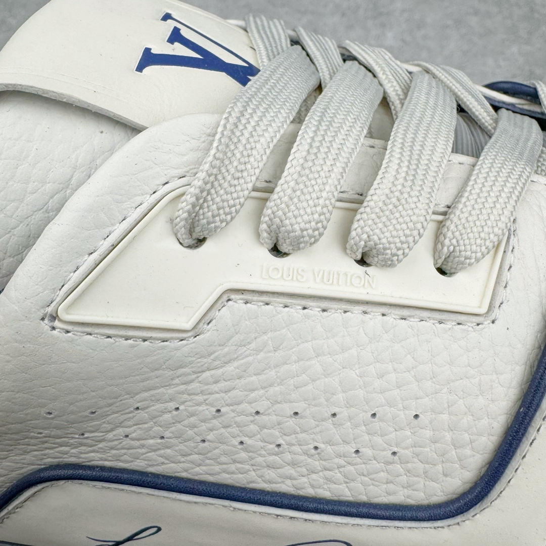 图片[14]-＃GD广顶 Louis Vuitton Trainer lv路易威登时装走秀运动时尚板鞋 外贸零售特供批次 2023全新纸板数据 印花高频效果碾压市面 市售天花板产物 耗时半年巨作 全套原厂新版原纸板楦头开发 原厂特供皮料加持 市场所有版本中综合最强的货品 GD实力大厂出品 全网最全配色更新最快 最成熟的做工稳定的品控 完美鞋型超高的清洁度 零毛边线头瑕疵 全套原楦原纸版原鞋开模 全网最具灵魂的版型 正确原装黄色鞋盒 正确中底印花 鞋面印花3D高频深度立体 全鞋电脑针车 紧密相连 针距密度一致 环保乳胶注塑鞋垫 厚度脚感还原原版 皮面裁剪部位 统一油边封口工艺 原装橡胶大底含胶量大底组合零偏差 专柜全套包装 防尘袋 说明书 质保卡 男女鞋 尺码：35 36 37 38 39 40 41 42 43 44 45-选品中心