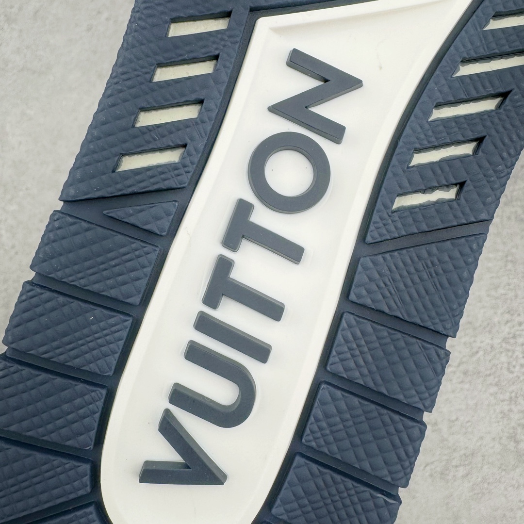 图片[18]-＃GD广顶 Louis Vuitton Trainer lv路易威登时装走秀运动时尚板鞋 外贸零售特供批次 2023全新纸板数据 印花高频效果碾压市面 市售天花板产物 耗时半年巨作 全套原厂新版原纸板楦头开发 原厂特供皮料加持 市场所有版本中综合最强的货品 GD实力大厂出品 全网最全配色更新最快 最成熟的做工稳定的品控 完美鞋型超高的清洁度 零毛边线头瑕疵 全套原楦原纸版原鞋开模 全网最具灵魂的版型 正确原装黄色鞋盒 正确中底印花 鞋面印花3D高频深度立体 全鞋电脑针车 紧密相连 针距密度一致 环保乳胶注塑鞋垫 厚度脚感还原原版 皮面裁剪部位 统一油边封口工艺 原装橡胶大底含胶量大底组合零偏差 专柜全套包装 防尘袋 说明书 质保卡 男女鞋 尺码：35 36 37 38 39 40 41 42 43 44 45-选品中心