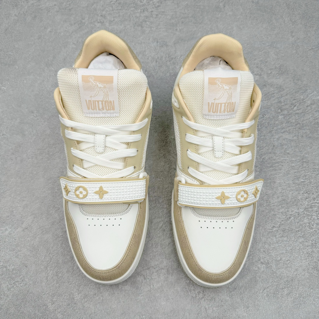 图片[2]-＃GD广顶 Louis Vuitton Trainer lv路易威登时装走秀运动时尚板鞋 外贸零售特供批次 2023全新纸板数据 印花高频效果碾压市面 市售天花板产物 耗时半年巨作 全套原厂新版原纸板楦头开发 原厂特供皮料加持 市场所有版本中综合最强的货品 GD实力大厂出品 全网最全配色更新最快 最成熟的做工稳定的品控 完美鞋型超高的清洁度 零毛边线头瑕疵 全套原楦原纸版原鞋开模 全网最具灵魂的版型 正确原装黄色鞋盒 正确中底印花 鞋面印花3D高频深度立体 全鞋电脑针车 紧密相连 针距密度一致 环保乳胶注塑鞋垫 厚度脚感还原原版 皮面裁剪部位 统一油边封口工艺 原装橡胶大底含胶量大底组合零偏差 专柜全套包装 防尘袋 说明书 质保卡 男女鞋 尺码：35 36 37 38 39 40 41 42 43 44 45-选品中心