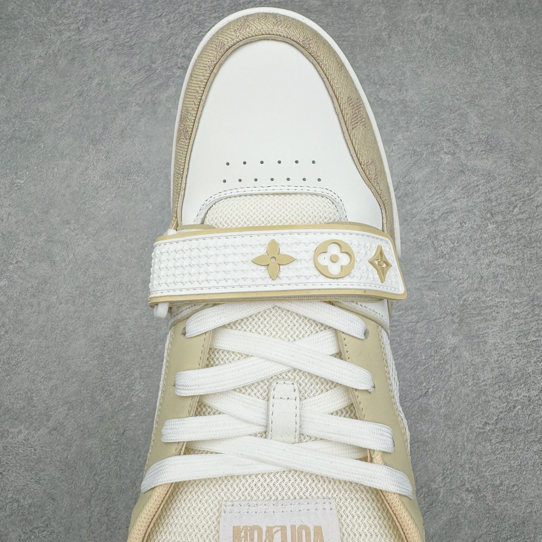 图片[4]-＃GD广顶 Louis Vuitton Trainer lv路易威登时装走秀运动时尚板鞋 外贸零售特供批次 2023全新纸板数据 印花高频效果碾压市面 市售天花板产物 耗时半年巨作 全套原厂新版原纸板楦头开发 原厂特供皮料加持 市场所有版本中综合最强的货品 GD实力大厂出品 全网最全配色更新最快 最成熟的做工稳定的品控 完美鞋型超高的清洁度 零毛边线头瑕疵 全套原楦原纸版原鞋开模 全网最具灵魂的版型 正确原装黄色鞋盒 正确中底印花 鞋面印花3D高频深度立体 全鞋电脑针车 紧密相连 针距密度一致 环保乳胶注塑鞋垫 厚度脚感还原原版 皮面裁剪部位 统一油边封口工艺 原装橡胶大底含胶量大底组合零偏差 专柜全套包装 防尘袋 说明书 质保卡 男女鞋 尺码：35 36 37 38 39 40 41 42 43 44 45-选品中心