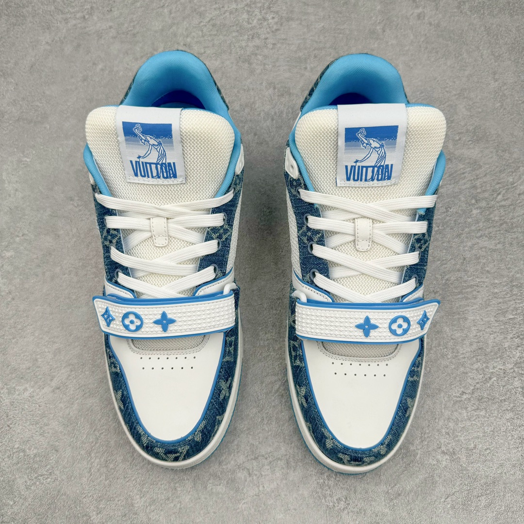 图片[2]-💰480 ＃GD广顶 Louis Vuitton Trainer lv路易威登时装走秀运动时尚板鞋 外贸零售特供批次 2023全新纸板数据 印花高频效果碾压市面 市售天花板产物 耗时半年巨作 全套原厂新版原纸板楦头开发 原厂特供皮料加持 市场所有版本中综合最强的货品 GD实力大厂出品 全网最全配色更新最快 最成熟的做工稳定的品控 完美鞋型超高的清洁度 零毛边线头瑕疵 全套原楦原纸版原鞋开模 全网最具灵魂的版型 正确原装黄色鞋盒 正确中底印花 鞋面印花3D高频深度立体 全鞋电脑针车 紧密相连 针距密度一致 环保乳胶注塑鞋垫 厚度脚感还原原版 皮面裁剪部位 统一油边封口工艺 原装橡胶大底含胶量大底组合零偏差 专柜全套包装 防尘袋 说明书 质保卡 男女鞋 尺码：35 36 37 38 39 40 41 42 43 44 45 编码：by5936050-运动鞋