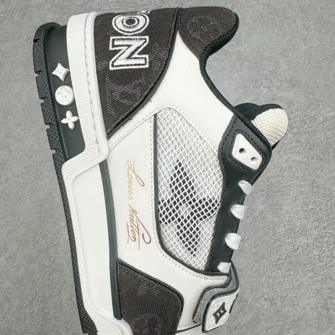 图片[6]-＃GD广顶 Louis Vuitton Trainer lv路易威登时装走秀运动时尚板鞋 外贸零售特供批次 2023全新纸板数据 印花高频效果碾压市面 市售天花板产物 耗时半年巨作 全套原厂新版原纸板楦头开发 原厂特供皮料加持 市场所有版本中综合最强的货品 GD实力大厂出品 全网最全配色更新最快 最成熟的做工稳定的品控 完美鞋型超高的清洁度 零毛边线头瑕疵 全套原楦原纸版原鞋开模 全网最具灵魂的版型 正确原装黄色鞋盒 正确中底印花 鞋面印花3D高频深度立体 全鞋电脑针车 紧密相连 针距密度一致 环保乳胶注塑鞋垫 厚度脚感还原原版 皮面裁剪部位 统一油边封口工艺 原装橡胶大底含胶量大底组合零偏差 专柜全套包装 防尘袋 说明书 质保卡 男女鞋 尺码：35 36 37 38 39 40 41 42 43 44 45-选品中心