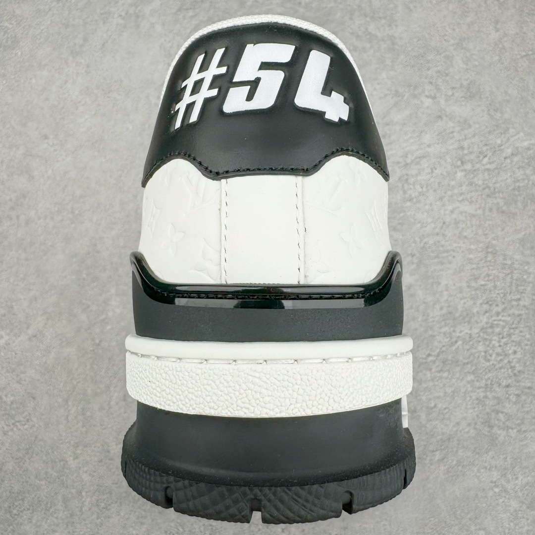 图片[8]-＃GD广顶 Louis Vuitton Trainer lv路易威登时装走秀运动时尚板鞋 外贸零售特供批次 2023全新纸板数据 印花高频效果碾压市面 市售天花板产物 耗时半年巨作 全套原厂新版原纸板楦头开发 原厂特供皮料加持 市场所有版本中综合最强的货品 GD实力大厂出品 全网最全配色更新最快 最成熟的做工稳定的品控 完美鞋型超高的清洁度 零毛边线头瑕疵 全套原楦原纸版原鞋开模 全网最具灵魂的版型 正确原装黄色鞋盒 正确中底印花 鞋面印花3D高频深度立体 全鞋电脑针车 紧密相连 针距密度一致 环保乳胶注塑鞋垫 厚度脚感还原原版 皮面裁剪部位 统一油边封口工艺 原装橡胶大底含胶量大底组合零偏差 专柜全套包装 防尘袋 说明书 质保卡 男女鞋 尺码：35 36 37 38 39 40 41 42 43 44 45-选品中心