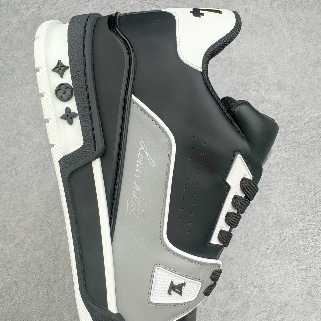 图片[6]-＃GD广顶 Louis Vuitton Trainer lv路易威登时装走秀运动时尚板鞋 外贸零售特供批次 2023全新纸板数据 印花高频效果碾压市面 市售天花板产物 耗时半年巨作 全套原厂新版原纸板楦头开发 原厂特供皮料加持 市场所有版本中综合最强的货品 GD实力大厂出品 全网最全配色更新最快 最成熟的做工稳定的品控 完美鞋型超高的清洁度 零毛边线头瑕疵 全套原楦原纸版原鞋开模 全网最具灵魂的版型 正确原装黄色鞋盒 正确中底印花 鞋面印花3D高频深度立体 全鞋电脑针车 紧密相连 针距密度一致 环保乳胶注塑鞋垫 厚度脚感还原原版 皮面裁剪部位 统一油边封口工艺 原装橡胶大底含胶量大底组合零偏差 专柜全套包装 防尘袋 说明书 质保卡 男女鞋 尺码：35 36 37 38 39 40 41 42 43 44 45-选品中心