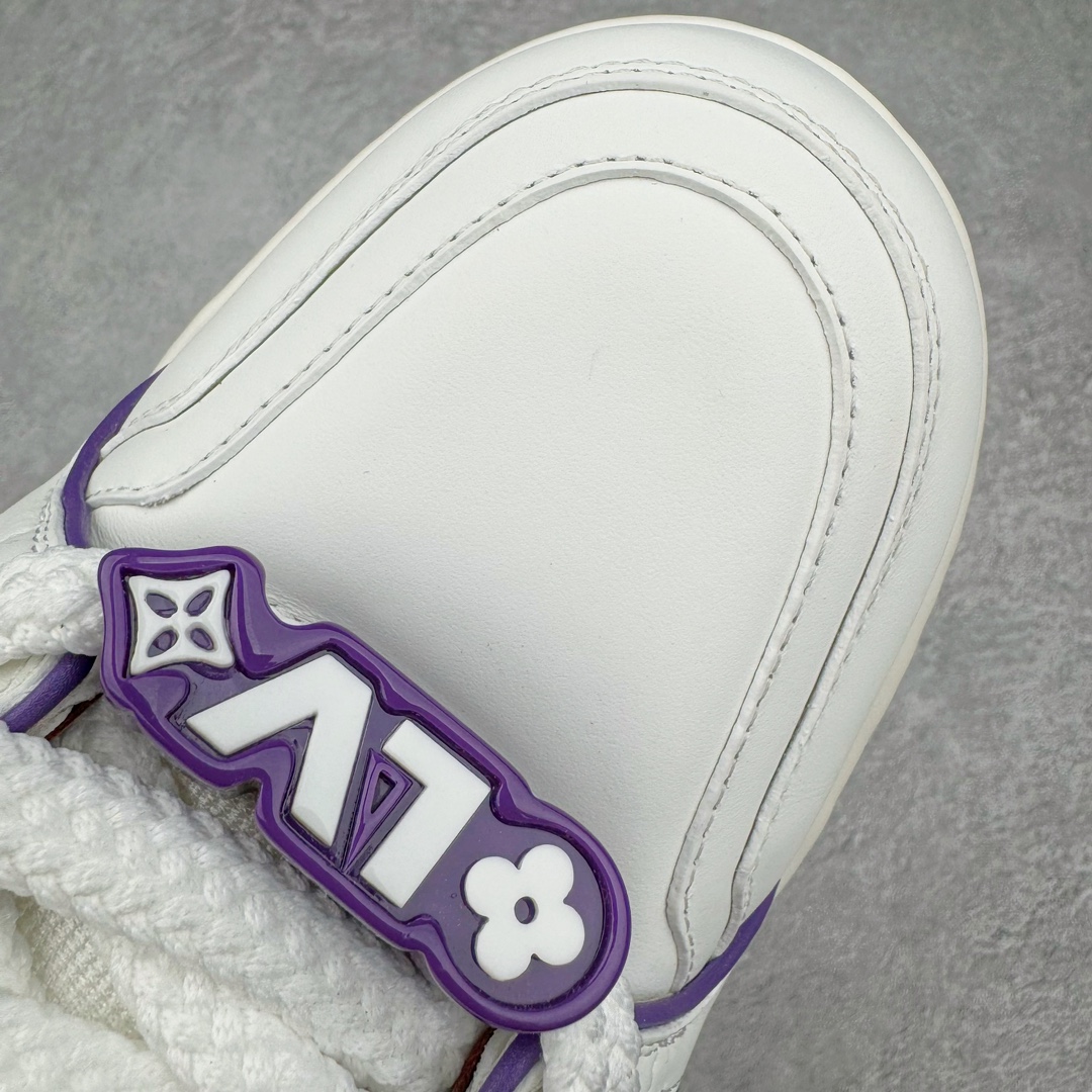 图片[11]-＃GD广顶 Louis Vuitton Trainer Maxi路易威登时装走秀运动时尚板鞋 小胖丁面包鞋 外贸零售特供批次 2023全新纸板数据 印花高频效果碾压市面 市售天花板产物 耗时半年巨作 全套原厂新版原纸板楦头开发 原厂特供皮料加持 市场所有版本中综合最强的货品 GD实力大厂出品 全网最全配色更新最快 最成熟的做工稳定的品控 完美鞋型超高的清洁度 零毛边线头瑕疵 全套原楦原纸版原鞋开模 全网最具灵魂的版型 正确原装黄色鞋盒 正确中底印花 鞋面印花3D高频深度立体 全鞋电脑针车 紧密相连 针距密度一致 环保乳胶注塑鞋垫 厚度脚感还原原版 皮面裁剪部位 统一油边封口工艺 原装橡胶大底含胶量大底组合零偏差 专柜全套包装 防尘袋 说明书 质保卡 男女鞋 尺码：35 36 37 38 39 40 41 42 43 44 45-选品中心