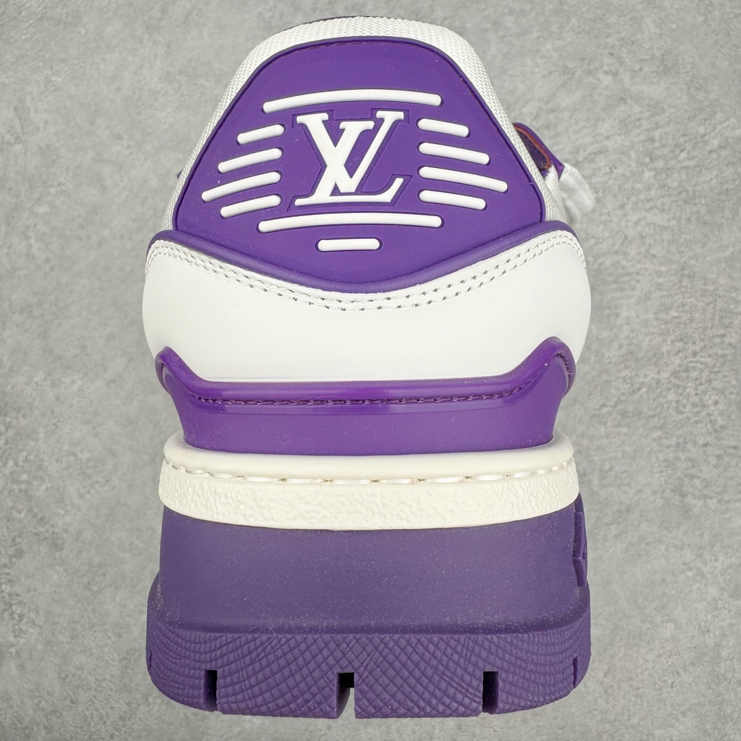 图片[8]-＃GD广顶 Louis Vuitton Trainer Maxi路易威登时装走秀运动时尚板鞋 小胖丁面包鞋 外贸零售特供批次 2023全新纸板数据 印花高频效果碾压市面 市售天花板产物 耗时半年巨作 全套原厂新版原纸板楦头开发 原厂特供皮料加持 市场所有版本中综合最强的货品 GD实力大厂出品 全网最全配色更新最快 最成熟的做工稳定的品控 完美鞋型超高的清洁度 零毛边线头瑕疵 全套原楦原纸版原鞋开模 全网最具灵魂的版型 正确原装黄色鞋盒 正确中底印花 鞋面印花3D高频深度立体 全鞋电脑针车 紧密相连 针距密度一致 环保乳胶注塑鞋垫 厚度脚感还原原版 皮面裁剪部位 统一油边封口工艺 原装橡胶大底含胶量大底组合零偏差 专柜全套包装 防尘袋 说明书 质保卡 男女鞋 尺码：35 36 37 38 39 40 41 42 43 44 45-选品中心