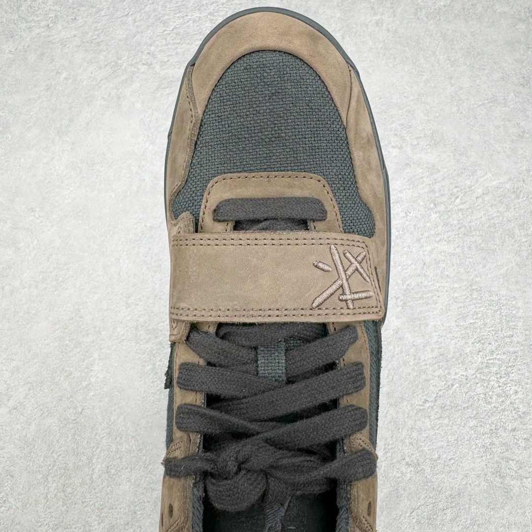 图片[4]-＃PK纯原 Travis Scott x Jordan AJ Cut The Check TS倒钩联名魔术贴篮球鞋 黑棕 FZ8117-204 注意默认配原盒盒子配套布袋不用加钱 退货丢失扣30元 原厂全套原楦原纸板冲刀磨具开发 原厂皮料加持 原厂港宝加持定型后跟R度完美 同源原厂电绣 鬼脸飞翼针数密度立体效果一致 百分百一致原鞋 原厂拉帮工艺 针距密度一致 后跟弧度收口自然不对折 极致一眼正品既视感 进口玻璃冲刀皮料裁剪零毛边 全鞋电脑针车工艺 品控清洁度最高QC检验标准 免检产品 原厂订购鞋盒、布袋、鞋标、防尘纸、鞋撑、鞋带 追求极致的原厂味道 配色方面采用白色为基础 搭配棕色框架呈现 完美还原了初代倒钩的配色设计 细节方面 标志性的反钩Swoosh采用米色点缀 鞋面还带有特殊的魔术贴细节 此外在鞋舌、后跟部分均带有Cactus Jack厂牌Logo 彰显鞋款特殊身份 尺码：36 36.5 37.5 38 38.5 39 40 40.5 41 42 42.5 43 44 44.5 45 46 47.5-选品中心