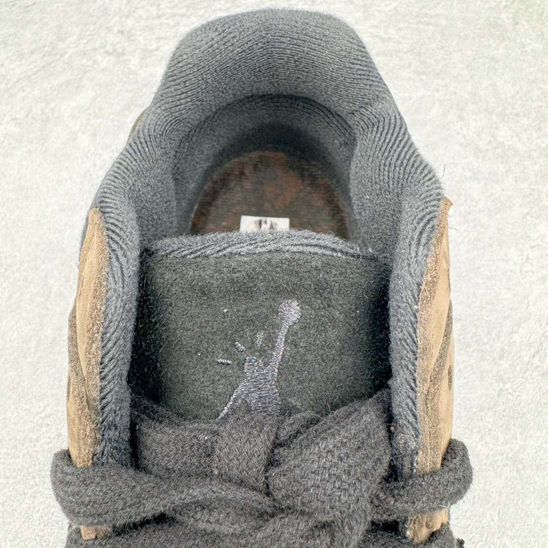 图片[14]-＃PK纯原 Travis Scott x Jordan AJ Cut The Check TS倒钩联名魔术贴篮球鞋 黑棕 FZ8117-204 注意默认配原盒盒子配套布袋不用加钱 退货丢失扣30元 原厂全套原楦原纸板冲刀磨具开发 原厂皮料加持 原厂港宝加持定型后跟R度完美 同源原厂电绣 鬼脸飞翼针数密度立体效果一致 百分百一致原鞋 原厂拉帮工艺 针距密度一致 后跟弧度收口自然不对折 极致一眼正品既视感 进口玻璃冲刀皮料裁剪零毛边 全鞋电脑针车工艺 品控清洁度最高QC检验标准 免检产品 原厂订购鞋盒、布袋、鞋标、防尘纸、鞋撑、鞋带 追求极致的原厂味道 配色方面采用白色为基础 搭配棕色框架呈现 完美还原了初代倒钩的配色设计 细节方面 标志性的反钩Swoosh采用米色点缀 鞋面还带有特殊的魔术贴细节 此外在鞋舌、后跟部分均带有Cactus Jack厂牌Logo 彰显鞋款特殊身份 尺码：36 36.5 37.5 38 38.5 39 40 40.5 41 42 42.5 43 44 44.5 45 46 47.5-选品中心