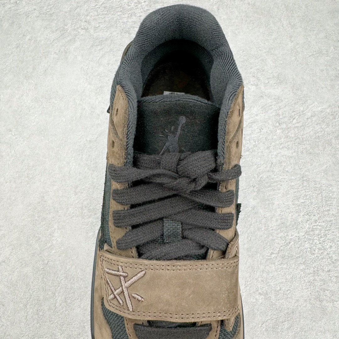 图片[5]-＃PK纯原 Travis Scott x Jordan AJ Cut The Check TS倒钩联名魔术贴篮球鞋 黑棕 FZ8117-204 注意默认配原盒盒子配套布袋不用加钱 退货丢失扣30元 原厂全套原楦原纸板冲刀磨具开发 原厂皮料加持 原厂港宝加持定型后跟R度完美 同源原厂电绣 鬼脸飞翼针数密度立体效果一致 百分百一致原鞋 原厂拉帮工艺 针距密度一致 后跟弧度收口自然不对折 极致一眼正品既视感 进口玻璃冲刀皮料裁剪零毛边 全鞋电脑针车工艺 品控清洁度最高QC检验标准 免检产品 原厂订购鞋盒、布袋、鞋标、防尘纸、鞋撑、鞋带 追求极致的原厂味道 配色方面采用白色为基础 搭配棕色框架呈现 完美还原了初代倒钩的配色设计 细节方面 标志性的反钩Swoosh采用米色点缀 鞋面还带有特殊的魔术贴细节 此外在鞋舌、后跟部分均带有Cactus Jack厂牌Logo 彰显鞋款特殊身份 尺码：36 36.5 37.5 38 38.5 39 40 40.5 41 42 42.5 43 44 44.5 45 46 47.5-选品中心