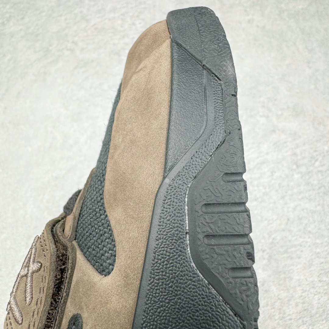 图片[17]-＃PK纯原 Travis Scott x Jordan AJ Cut The Check TS倒钩联名魔术贴篮球鞋 黑棕 FZ8117-204 注意默认配原盒盒子配套布袋不用加钱 退货丢失扣30元 原厂全套原楦原纸板冲刀磨具开发 原厂皮料加持 原厂港宝加持定型后跟R度完美 同源原厂电绣 鬼脸飞翼针数密度立体效果一致 百分百一致原鞋 原厂拉帮工艺 针距密度一致 后跟弧度收口自然不对折 极致一眼正品既视感 进口玻璃冲刀皮料裁剪零毛边 全鞋电脑针车工艺 品控清洁度最高QC检验标准 免检产品 原厂订购鞋盒、布袋、鞋标、防尘纸、鞋撑、鞋带 追求极致的原厂味道 配色方面采用白色为基础 搭配棕色框架呈现 完美还原了初代倒钩的配色设计 细节方面 标志性的反钩Swoosh采用米色点缀 鞋面还带有特殊的魔术贴细节 此外在鞋舌、后跟部分均带有Cactus Jack厂牌Logo 彰显鞋款特殊身份 尺码：36 36.5 37.5 38 38.5 39 40 40.5 41 42 42.5 43 44 44.5 45 46 47.5-选品中心