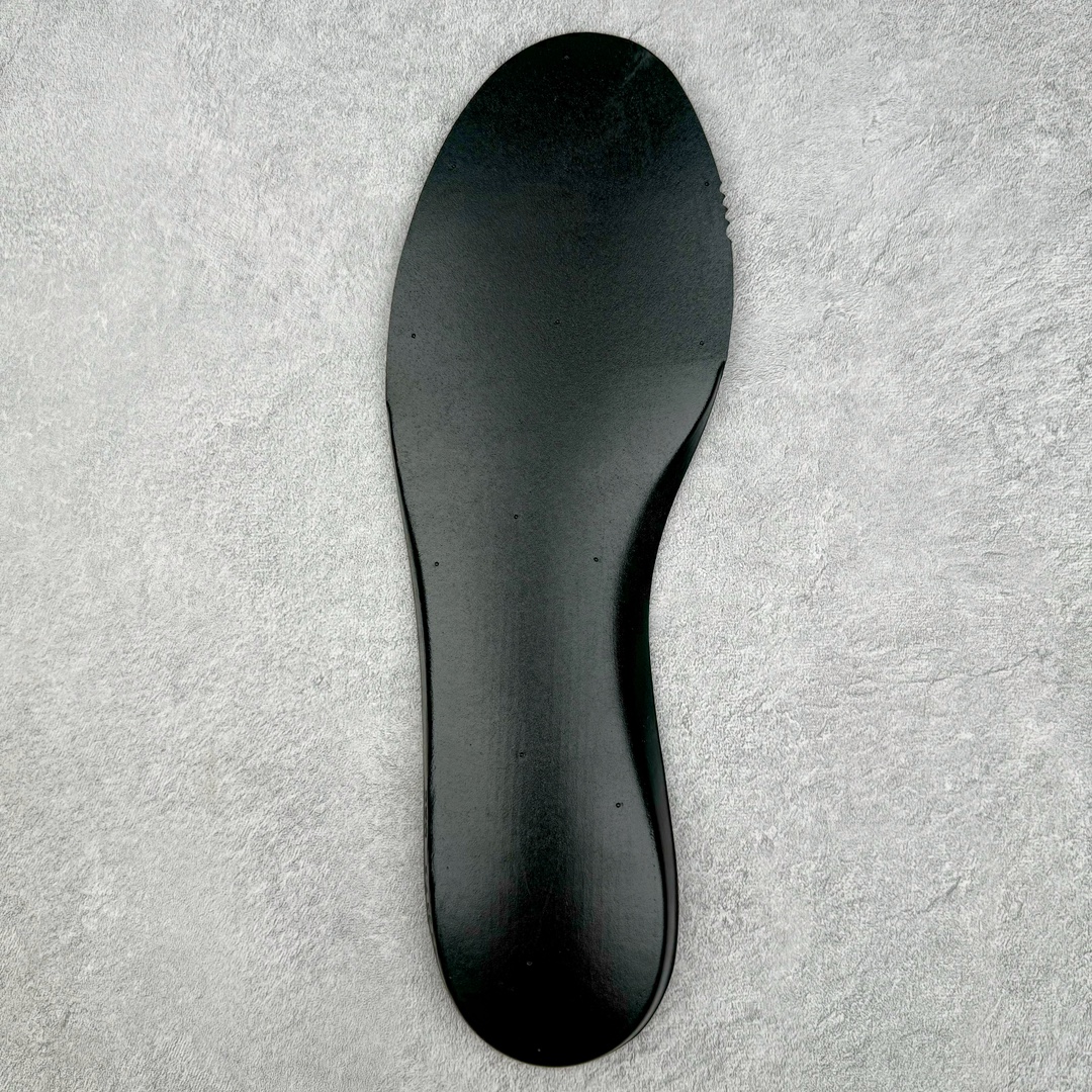 图片[23]-＃PK纯原 Travis Scott x Jordan AJ Cut The Check TS倒钩联名魔术贴篮球鞋 黑棕 FZ8117-204 注意默认配原盒盒子配套布袋不用加钱 退货丢失扣30元 原厂全套原楦原纸板冲刀磨具开发 原厂皮料加持 原厂港宝加持定型后跟R度完美 同源原厂电绣 鬼脸飞翼针数密度立体效果一致 百分百一致原鞋 原厂拉帮工艺 针距密度一致 后跟弧度收口自然不对折 极致一眼正品既视感 进口玻璃冲刀皮料裁剪零毛边 全鞋电脑针车工艺 品控清洁度最高QC检验标准 免检产品 原厂订购鞋盒、布袋、鞋标、防尘纸、鞋撑、鞋带 追求极致的原厂味道 配色方面采用白色为基础 搭配棕色框架呈现 完美还原了初代倒钩的配色设计 细节方面 标志性的反钩Swoosh采用米色点缀 鞋面还带有特殊的魔术贴细节 此外在鞋舌、后跟部分均带有Cactus Jack厂牌Logo 彰显鞋款特殊身份 尺码：36 36.5 37.5 38 38.5 39 40 40.5 41 42 42.5 43 44 44.5 45 46 47.5-选品中心