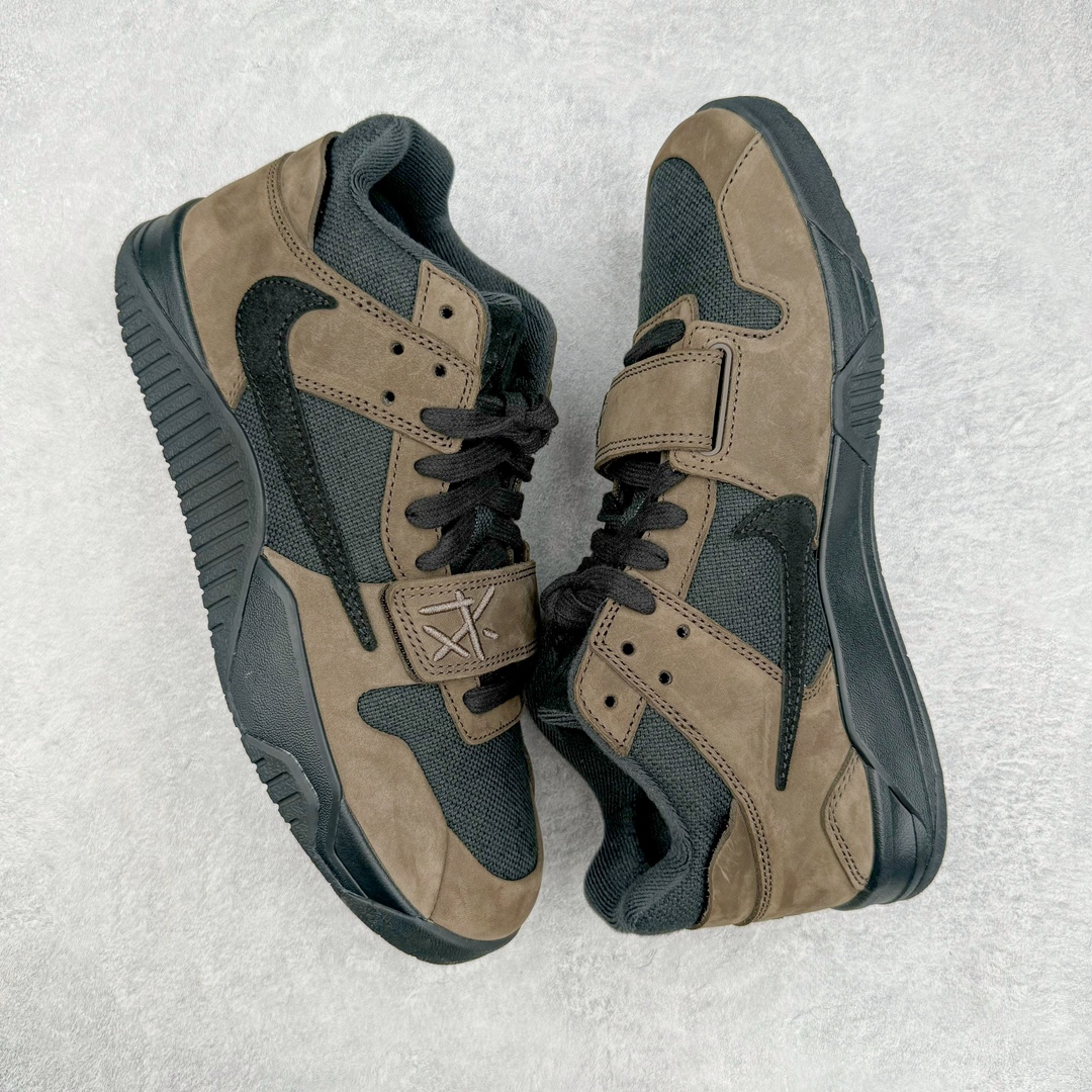 图片[3]-＃PK纯原 Travis Scott x Jordan AJ Cut The Check TS倒钩联名魔术贴篮球鞋 黑棕 FZ8117-204 注意默认配原盒盒子配套布袋不用加钱 退货丢失扣30元 原厂全套原楦原纸板冲刀磨具开发 原厂皮料加持 原厂港宝加持定型后跟R度完美 同源原厂电绣 鬼脸飞翼针数密度立体效果一致 百分百一致原鞋 原厂拉帮工艺 针距密度一致 后跟弧度收口自然不对折 极致一眼正品既视感 进口玻璃冲刀皮料裁剪零毛边 全鞋电脑针车工艺 品控清洁度最高QC检验标准 免检产品 原厂订购鞋盒、布袋、鞋标、防尘纸、鞋撑、鞋带 追求极致的原厂味道 配色方面采用白色为基础 搭配棕色框架呈现 完美还原了初代倒钩的配色设计 细节方面 标志性的反钩Swoosh采用米色点缀 鞋面还带有特殊的魔术贴细节 此外在鞋舌、后跟部分均带有Cactus Jack厂牌Logo 彰显鞋款特殊身份 尺码：36 36.5 37.5 38 38.5 39 40 40.5 41 42 42.5 43 44 44.5 45 46 47.5-选品中心