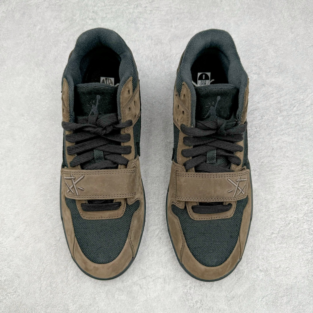 图片[2]-＃PK纯原 Travis Scott x Jordan AJ Cut The Check TS倒钩联名魔术贴篮球鞋 黑棕 FZ8117-204 注意默认配原盒盒子配套布袋不用加钱 退货丢失扣30元 原厂全套原楦原纸板冲刀磨具开发 原厂皮料加持 原厂港宝加持定型后跟R度完美 同源原厂电绣 鬼脸飞翼针数密度立体效果一致 百分百一致原鞋 原厂拉帮工艺 针距密度一致 后跟弧度收口自然不对折 极致一眼正品既视感 进口玻璃冲刀皮料裁剪零毛边 全鞋电脑针车工艺 品控清洁度最高QC检验标准 免检产品 原厂订购鞋盒、布袋、鞋标、防尘纸、鞋撑、鞋带 追求极致的原厂味道 配色方面采用白色为基础 搭配棕色框架呈现 完美还原了初代倒钩的配色设计 细节方面 标志性的反钩Swoosh采用米色点缀 鞋面还带有特殊的魔术贴细节 此外在鞋舌、后跟部分均带有Cactus Jack厂牌Logo 彰显鞋款特殊身份 尺码：36 36.5 37.5 38 38.5 39 40 40.5 41 42 42.5 43 44 44.5 45 46 47.5-选品中心