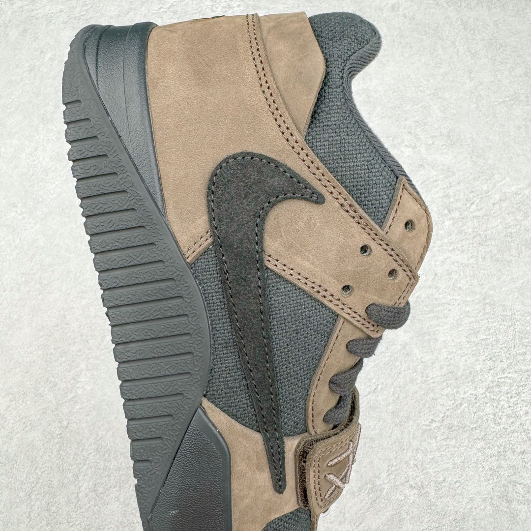 图片[6]-＃PK纯原 Travis Scott x Jordan AJ Cut The Check TS倒钩联名魔术贴篮球鞋 黑棕 FZ8117-204 注意默认配原盒盒子配套布袋不用加钱 退货丢失扣30元 原厂全套原楦原纸板冲刀磨具开发 原厂皮料加持 原厂港宝加持定型后跟R度完美 同源原厂电绣 鬼脸飞翼针数密度立体效果一致 百分百一致原鞋 原厂拉帮工艺 针距密度一致 后跟弧度收口自然不对折 极致一眼正品既视感 进口玻璃冲刀皮料裁剪零毛边 全鞋电脑针车工艺 品控清洁度最高QC检验标准 免检产品 原厂订购鞋盒、布袋、鞋标、防尘纸、鞋撑、鞋带 追求极致的原厂味道 配色方面采用白色为基础 搭配棕色框架呈现 完美还原了初代倒钩的配色设计 细节方面 标志性的反钩Swoosh采用米色点缀 鞋面还带有特殊的魔术贴细节 此外在鞋舌、后跟部分均带有Cactus Jack厂牌Logo 彰显鞋款特殊身份 尺码：36 36.5 37.5 38 38.5 39 40 40.5 41 42 42.5 43 44 44.5 45 46 47.5-选品中心