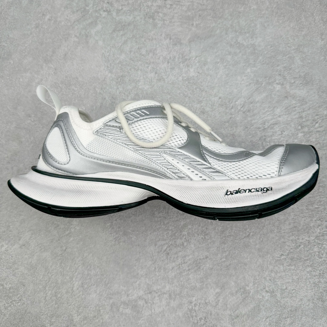 ＃XA BALENCIAGA CIRCUIT 巴黎世家十三代圆头系带LOGO印花低帮老爹鞋 全套原纸板楦头开发 最原汁原味的灵魂版型 全鞋荧光划线卡点 胶水把控整洁度追求极致完美 每一双都是工艺品 多重QC质检 超越公司货的品控标准 实实在在的免检产品 原盒原配 正确字体电绣 粗细、位置、大小正确 侧边TPU 透气孔匹配意产原版 正确分离大底 TPU软底 原版一致大底LOGO 立体感十足 原厂皮料水洗做旧 采购原厂网纱 偏大一码 尺码：35 36 37 38 39 40 41 42 43 44 45 46-选品中心