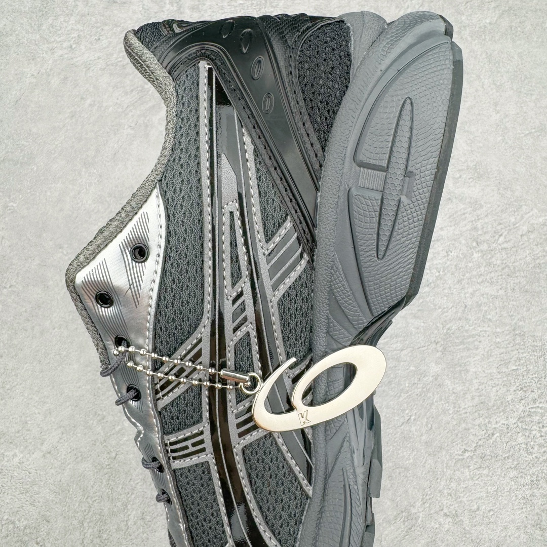 图片[7]-ASICS GEL-KAYANO 14 亚瑟士系列轻量缓震休闲运动跑步鞋 设计师 Hidenori Yamashita 以「Flash」一词为灵感，创造出未来感金属色鞋面，改造升级内在性能，由内而外全面革新，为 GEL-KAYANO 家族传承及经典跑鞋文化的延续，创下里程碑式作品。ASICS GEL – KAYANO 14 跑鞋重新诠释了复古的跑步形状，并以其 2000 年代后期的美学理念重新铺装，银色与蓝色的鞋面极为高档.网面铺陈与鞋面、鞋头多处细节位增添了透气性。ASICS GEL – KAYANO 14的鞋后跟部中底上以及多密度耐磨鞋底增加了 GEL 缓震胶，提供高抗冲击性、缓冲性、可保护脚部免受地面冲击的影响，穿着舒适性十足「入手同款」尺码：35.5 36 37 37.5 38 39 39.5 40.5 41.5 42 42.5 43.5 44 45-选品中心