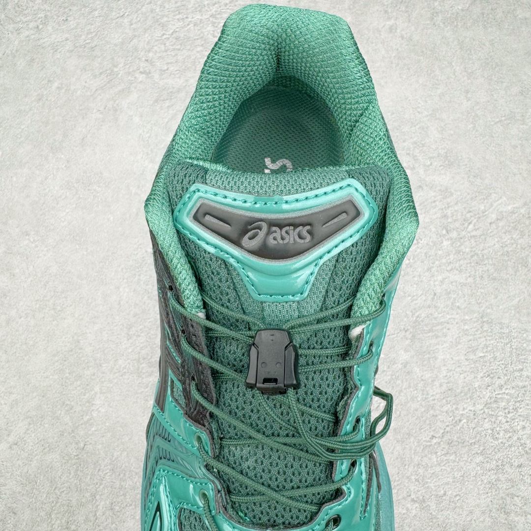 图片[5]-ASICS GEL-KAYANO 14 亚瑟士系列轻量缓震休闲运动跑步鞋 设计师 Hidenori Yamashita 以「Flash」一词为灵感，创造出未来感金属色鞋面，改造升级内在性能，由内而外全面革新，为 GEL-KAYANO 家族传承及经典跑鞋文化的延续，创下里程碑式作品。ASICS GEL – KAYANO 14 跑鞋重新诠释了复古的跑步形状，并以其 2000 年代后期的美学理念重新铺装，银色与蓝色的鞋面极为高档.网面铺陈与鞋面、鞋头多处细节位增添了透气性。ASICS GEL – KAYANO 14的鞋后跟部中底上以及多密度耐磨鞋底增加了 GEL 缓震胶，提供高抗冲击性、缓冲性、可保护脚部免受地面冲击的影响，穿着舒适性十足「入手同款」尺码：35.5 36 37 37.5 38 39 39.5 40.5 41.5 42 42.5 43.5 44 45-选品中心