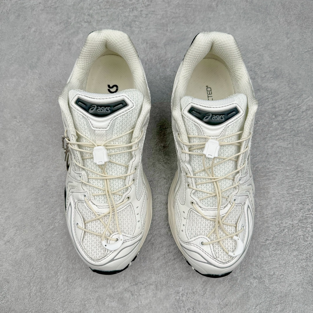 图片[2]-ASICS GEL-KAYANO 14 亚瑟士系列轻量缓震休闲运动跑步鞋 设计师 Hidenori Yamashita 以「Flash」一词为灵感，创造出未来感金属色鞋面，改造升级内在性能，由内而外全面革新，为 GEL-KAYANO 家族传承及经典跑鞋文化的延续，创下里程碑式作品。ASICS GEL – KAYANO 14 跑鞋重新诠释了复古的跑步形状，并以其 2000 年代后期的美学理念重新铺装，银色与蓝色的鞋面极为高档.网面铺陈与鞋面、鞋头多处细节位增添了透气性。ASICS GEL – KAYANO 14的鞋后跟部中底上以及多密度耐磨鞋底增加了 GEL 缓震胶，提供高抗冲击性、缓冲性、可保护脚部免受地面冲击的影响，穿着舒适性十足「入手同款」尺码：35.5 36 37 37.5 38 39 39.5 40.5 41.5 42 42.5 43.5 44 45-选品中心