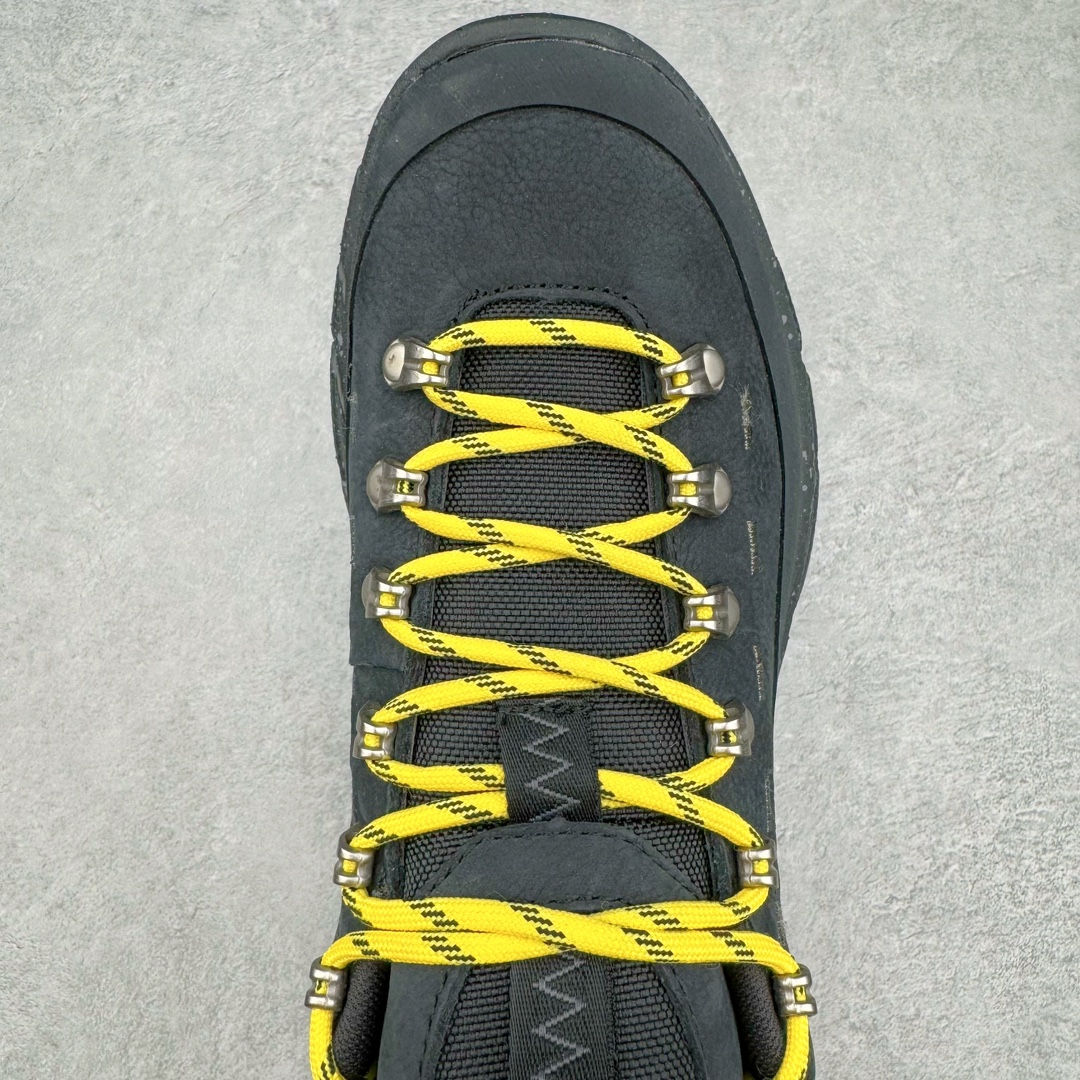 图片[4]-＃X版纯原 HOKA ONE ONE Tor Uitra Low 托亚潮流户外越野登山功能鞋 鞋款利用机能、户外、复古元素将都市型格与户外机能无缝结合 既能自由穿梭于城市的钢筋水泥之间 也能轻松演绎山系潮流搭配 全粒面皮革结合模压鞋口 提升持久耐穿度 直至鞋头的鞋带设计 舒适灵活的调节 搭配鞋头处HOKA ONE ONE飞翼纹饰 营造了个性十足的张扬气场 Tor Ultra 配备 Vibram® 鞋底与 EVA 和RMAT® 中底 给穿著者最佳的抓地力及舒适性 另外中底的金属摇杆可稳定脚部行程 当走过崎岖山路时依然让脚部得到平稳的感觉 而整对鞋以皮革和耐用尼龙布材打造 与坚固的鞋底相结合 可以牢固地支撑脚部和脚踝 另外外层搭载的Event技术 保持鞋履防水以及鞋内透气作用 尺码：36 36.5 37.5 38 38.5 39 40 40.5 41 42 42.5 43 44 44.5 45-选品中心