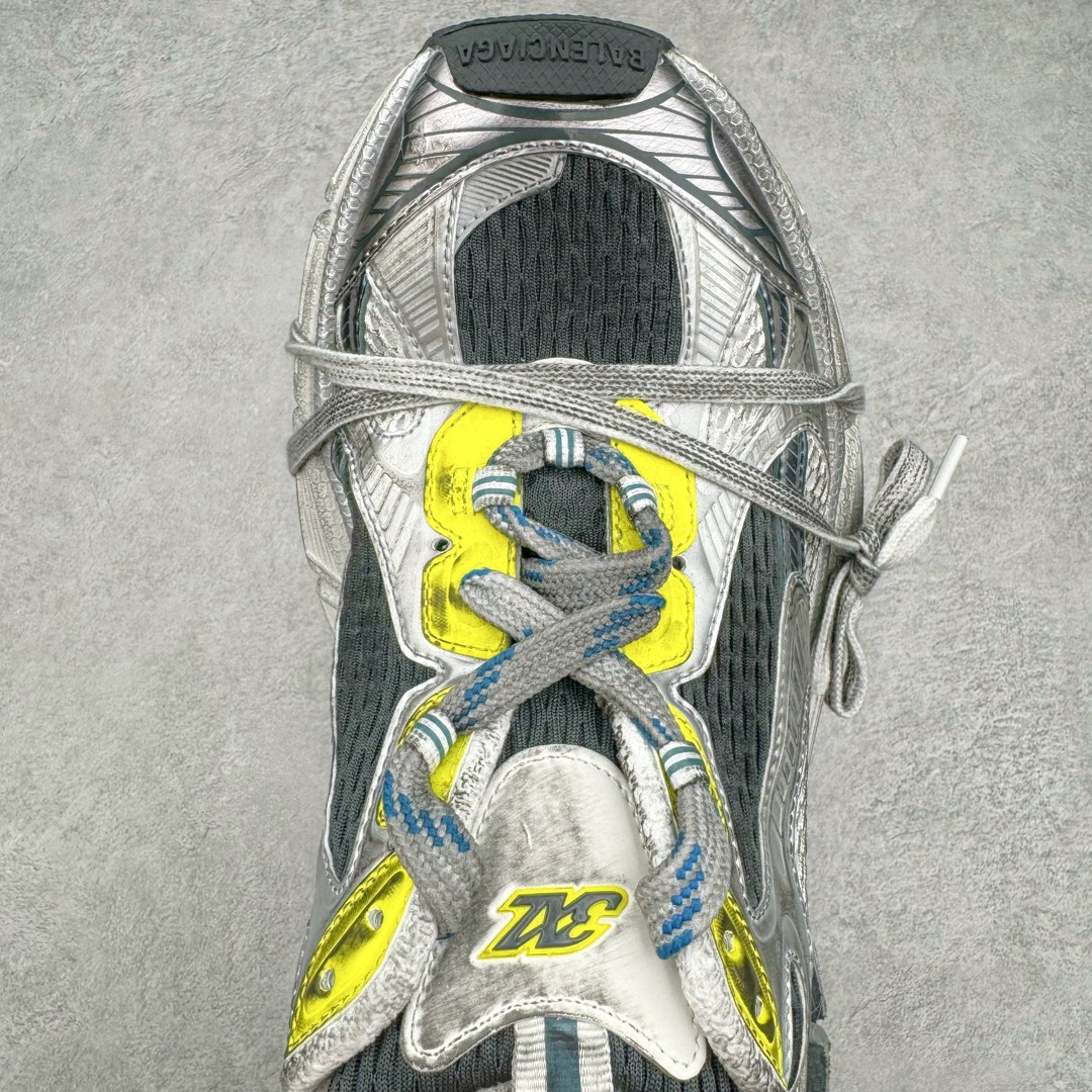 图片[4]-＃OG纯原 BALENCIAGA 3XL Sneakers 巴黎世家十代网布系带低帮走秀复古老爹鞋 黑色闪钻 全套原纸板楦头开发 最原汁原味的灵魂版型 全鞋荧光划线卡点 胶水把控整洁度追求极致完美 每一双都是工艺品 多重QC质检 超越公司货的品控标准 实实在在的免检产品 原盒原配 正确字体电绣 粗细、位置、大小正确 侧边TPU 透气孔匹配意产原版 正确分离大底 TPU软底 原版一致大底LOGO 立体感十足 原厂皮料水洗做旧 采购原厂网纱 不含皮革 网布材料和聚氨酯 磨损效果 鞋头边缘和后帮 Balenciaga 徽标 鞋面和后跟凸印尺码 鞋舌 3XL 橡胶品牌标识和反光细节 鞋帮拉袢和鞋舌拉祥 配反光细节 备用鞋带在鞋履前侧 可在穿着前取下 便于不同造型搭配 正常尺码 尺码：35 36 37 38 39 40 41 42 43 44 45 46-选品中心