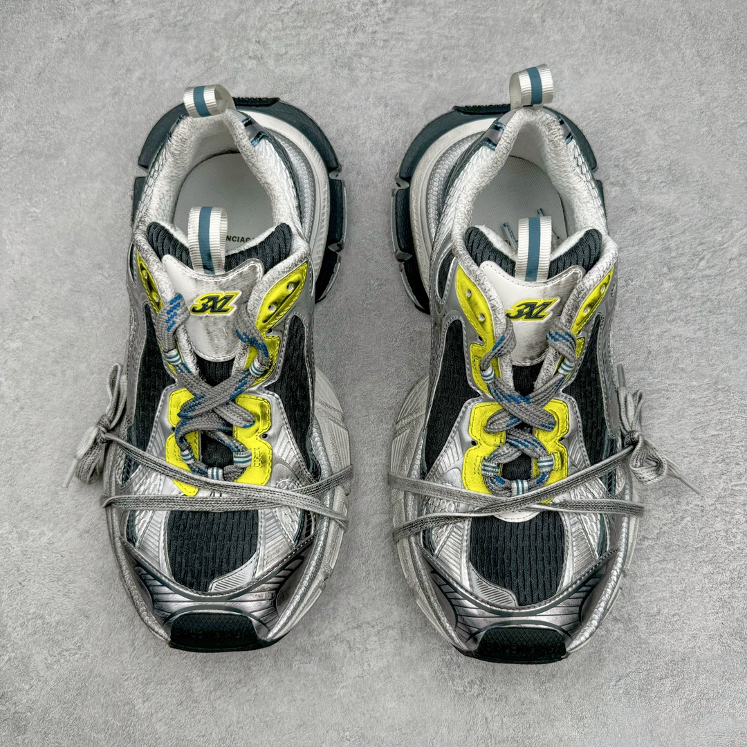 图片[2]-＃OG纯原 BALENCIAGA 3XL Sneakers 巴黎世家十代网布系带低帮走秀复古老爹鞋 黑色闪钻 全套原纸板楦头开发 最原汁原味的灵魂版型 全鞋荧光划线卡点 胶水把控整洁度追求极致完美 每一双都是工艺品 多重QC质检 超越公司货的品控标准 实实在在的免检产品 原盒原配 正确字体电绣 粗细、位置、大小正确 侧边TPU 透气孔匹配意产原版 正确分离大底 TPU软底 原版一致大底LOGO 立体感十足 原厂皮料水洗做旧 采购原厂网纱 不含皮革 网布材料和聚氨酯 磨损效果 鞋头边缘和后帮 Balenciaga 徽标 鞋面和后跟凸印尺码 鞋舌 3XL 橡胶品牌标识和反光细节 鞋帮拉袢和鞋舌拉祥 配反光细节 备用鞋带在鞋履前侧 可在穿着前取下 便于不同造型搭配 正常尺码 尺码：35 36 37 38 39 40 41 42 43 44 45 46-选品中心
