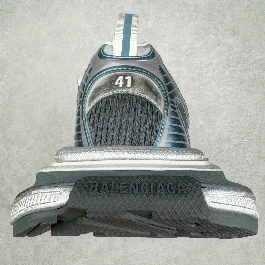 图片[8]-＃OG纯原 BALENCIAGA 3XL Sneakers 巴黎世家十代网布系带低帮走秀复古老爹鞋 黑色闪钻 全套原纸板楦头开发 最原汁原味的灵魂版型 全鞋荧光划线卡点 胶水把控整洁度追求极致完美 每一双都是工艺品 多重QC质检 超越公司货的品控标准 实实在在的免检产品 原盒原配 正确字体电绣 粗细、位置、大小正确 侧边TPU 透气孔匹配意产原版 正确分离大底 TPU软底 原版一致大底LOGO 立体感十足 原厂皮料水洗做旧 采购原厂网纱 不含皮革 网布材料和聚氨酯 磨损效果 鞋头边缘和后帮 Balenciaga 徽标 鞋面和后跟凸印尺码 鞋舌 3XL 橡胶品牌标识和反光细节 鞋帮拉袢和鞋舌拉祥 配反光细节 备用鞋带在鞋履前侧 可在穿着前取下 便于不同造型搭配 正常尺码 尺码：35 36 37 38 39 40 41 42 43 44 45 46-选品中心