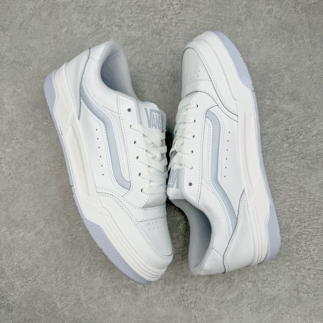 图片[3]-Vans Hylane 系列 全新鞋型 美式复古运动鞋 深入挖掘Vans充满宝藏的档案我们带来全新鞋型Hylane，构建与99年的鞋型Upland之上用标志性侧边条纹打造，充满Y2K和复古质感的全新造型小窗私聊解锁清新蓝灰和黑白配色。 货号：VN000D1J689 货号：VN000D269X1 货号：VN000D1J9DH 尺码：36 36.5 37 38 38.5 39 40 40.5 41 42 42.5 43 44 45 正常码-选品中心