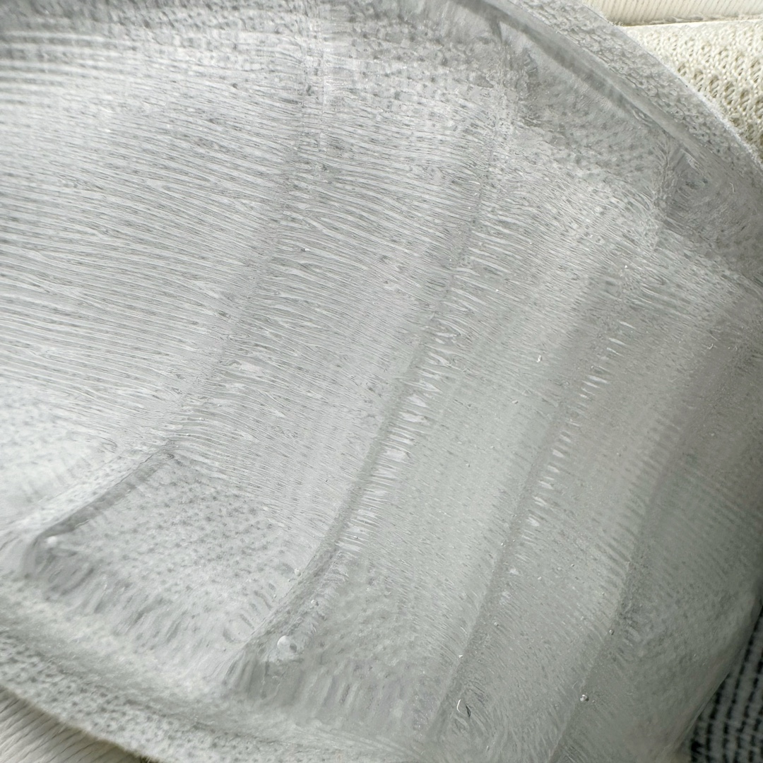 图片[11]-＃VG零售版 BALENCIAGA Track 2.0 巴黎世家复古老爹鞋 全套原纸板楦头开发 最原汁原味的灵魂版型 全鞋荧光划线卡点 胶水把控整洁度追求极致完美 每一双都是工艺品 多重QC质检 超越公司货的品控标准 实实在在的免检产品 原盒原配 正确字体电绣 粗细、位置、大小正确 侧边TPU 透气孔匹配意产原版 正确气垫分离大底 TPU软底 原版一致大底LOGO 立体感十足 原厂皮料水洗做旧 采购原厂网纱 该款鞋采用网眼布和尼龙制成 不含皮革 鞋舌饰有Track.2橡胶品牌标识 外侧饰有橡胶品牌标识 泡沫后帮压印品牌标识 外底正面压印BB标识 由176块饰片拼接而成的铰接式鞋面 侧面配金属质感网眼布 内面配有额外金属光泽饰件 包含1副鞋带和1副备用鞋带 后帮配有拉环鞋提 动态鞋底设计 为双脚带来后续的助力 正常尺码 尺码：35 36 37 38 39 40 41 42 43 44 45 46-选品中心