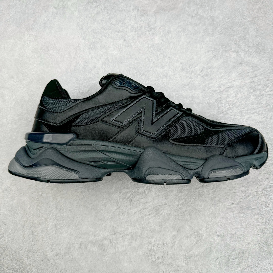 New Balance NB9060 复古运动鞋 新百伦又带来了新鞋型 并且是与芝加哥街头品牌 Joe Freshgoods 的联名款 鞋身主体采用了类似 990 系列的设计风格 与传统复古慢跑鞋区别不大 最大的变化就是鞋底部分 在传统设计的中底外层 增加了多个分区的模块 圆润的线条设计与我们熟悉的 New Balance 风格截然不同 但与同样充满弧形线条的鞋面搭配 看起来毫无违和感 尺码：36-45-选品中心