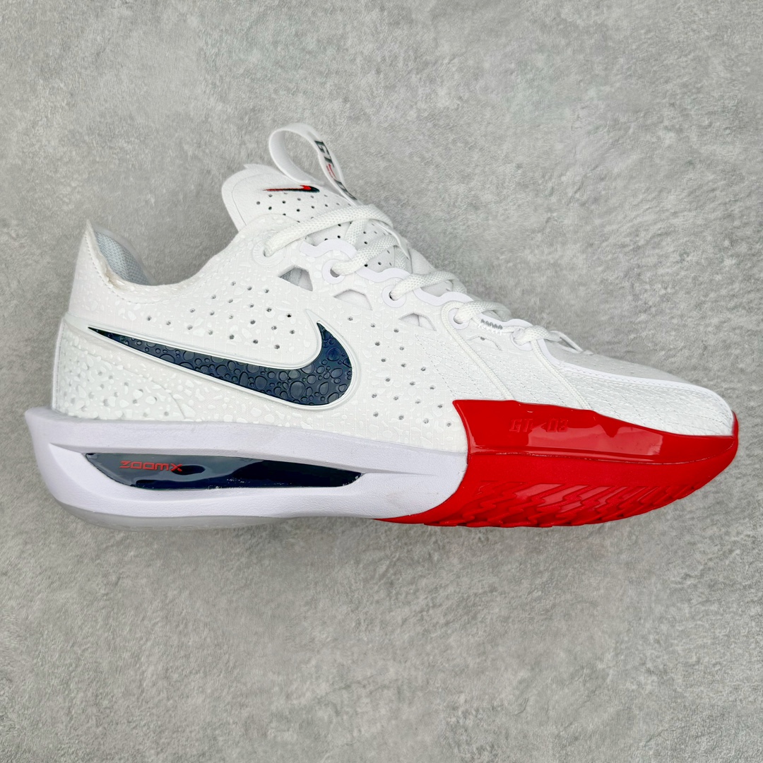 ＃F版 NK G.T. Cut 3 EP GT3代实战篮球鞋 DV2913-103 该鞋款采用出众回弹设计 为切入、转向和移步篮筐提供出色的能量回馈 回弹性能带来弹力充沛的迈步体验 助你爆发疾速 全掌型 ZoomX 泡绵 缔造弹力出众的轻盈迈步体验 助你在比赛升温时能够急速快攻 驰骋全场 鞋面绳线与鞋带相结合 有助稳固前足 后跟搭配加垫鞋口 为脚踝营造舒适稳固感受 全掌型 ZoomX 泡绵 能够带来出众的能量回馈 前足外侧采用精巧塑料覆面 在瞬间爆发时提供稳固脚感 尺码：39 40 40.5 41 42 42.5 43 44 44.5 45 46-选品中心