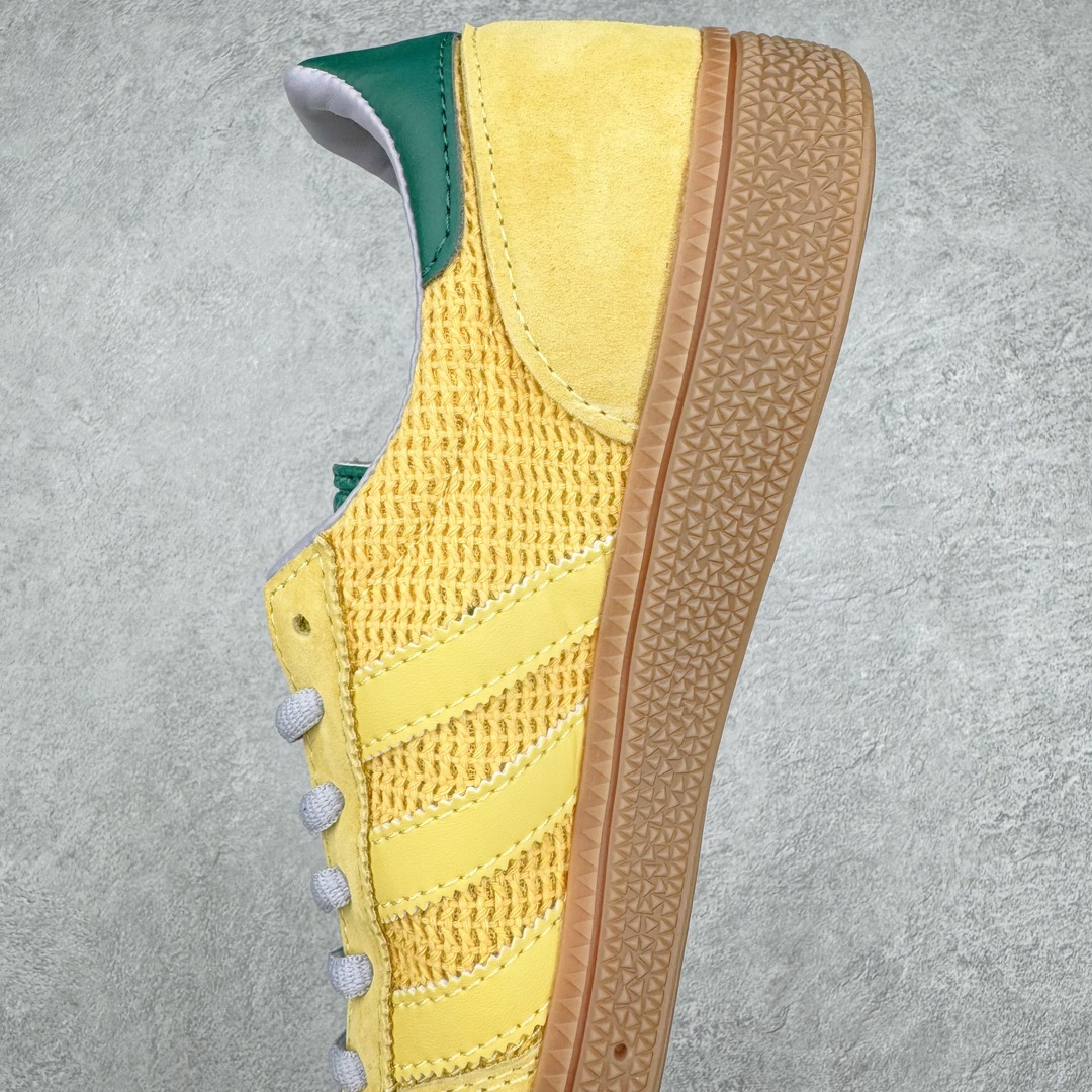 图片[7]-AD Originals Handball SPZL 手球运动员系列百搭休闲运动板鞋 II0056 这款来自阿迪达斯的这款HANDBALL SPZL前身是一双手球运动鞋，这一次拿来复刻，所以鞋面的主要色彩选用了黑色， 鞋面外侧除了Spezial字母之外还有三叶草标志。Handball SPZL作为复古手球训练鞋与作为室内足球鞋的Samba有着异曲同工之处，但是质感更为出众的鞋身以及丰富的配色选择比起Samba来讲可以说是更胜一筹了！尺码：36 36⅔ 37⅓ 38 38⅔ 39⅓ 40 40⅔ 41⅓ 42 42⅔ 43⅓ 44 45-选品中心