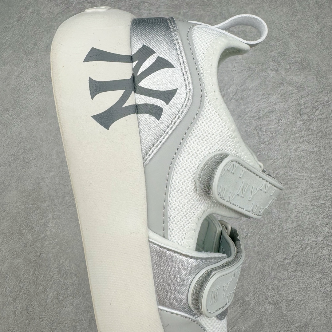 图片[6]-NY美国榄球洋基队New York Yankees x MLB Big Ball Chunky Mask Sandal 系列厚底老爹风魔术贴镂空休闲运动慢凉鞋鞋 MLB以150多年传统的美国职业棒球大联盟为创作蓝本，韩流大热CHUCKY鞋款作基调，特意采用6cm加厚鞋底，并注入多个MLB独有的美式棒球文化的细节设计，打造出时尚外观，尽显独特而强烈的时尚格调。 MLB重新演译美国职业棒球大联盟中的术语「BIG BALL」，特意保留MLB标志性的NY Yankee、LA Dodgers、Boston Red Sox等多队知名棒球队Logo，以「Mega Logo」的形式展现在鞋面设计上。MLB老爹鞋具有耐用的柔软鞋面和厚实的弹性鞋垫，提供舒适的抓地力。与传统的老爹鞋不同，它看起来感觉很重，其实很舒适轻巧。采用的6cm高的鞋垫，也具有长腿效果。尺码：35 36 36.5 37.5 38 38.5 39 40 40.5 41 42 42.5 43 44 44.5 45-选品中心