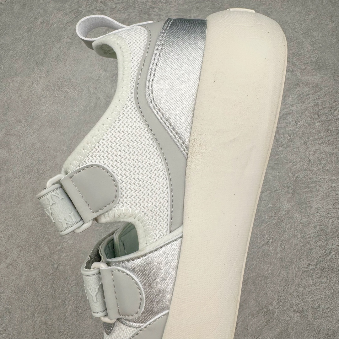 图片[7]-NY美国榄球洋基队New York Yankees x MLB Big Ball Chunky Mask Sandal 系列厚底老爹风魔术贴镂空休闲运动慢凉鞋鞋 MLB以150多年传统的美国职业棒球大联盟为创作蓝本，韩流大热CHUCKY鞋款作基调，特意采用6cm加厚鞋底，并注入多个MLB独有的美式棒球文化的细节设计，打造出时尚外观，尽显独特而强烈的时尚格调。 MLB重新演译美国职业棒球大联盟中的术语「BIG BALL」，特意保留MLB标志性的NY Yankee、LA Dodgers、Boston Red Sox等多队知名棒球队Logo，以「Mega Logo」的形式展现在鞋面设计上。MLB老爹鞋具有耐用的柔软鞋面和厚实的弹性鞋垫，提供舒适的抓地力。与传统的老爹鞋不同，它看起来感觉很重，其实很舒适轻巧。采用的6cm高的鞋垫，也具有长腿效果。尺码：35 36 36.5 37.5 38 38.5 39 40 40.5 41 42 42.5 43 44 44.5 45-选品中心