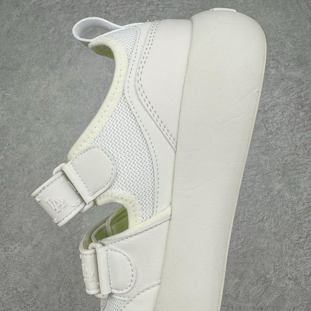 图片[7]-NY美国榄球洋基队New York Yankees x MLB Big Ball Chunky Mask Sandal 系列厚底老爹风魔术贴镂空休闲运动慢凉鞋鞋 MLB以150多年传统的美国职业棒球大联盟为创作蓝本，韩流大热CHUCKY鞋款作基调，特意采用6cm加厚鞋底，并注入多个MLB独有的美式棒球文化的细节设计，打造出时尚外观，尽显独特而强烈的时尚格调。 MLB重新演译美国职业棒球大联盟中的术语「BIG BALL」，特意保留MLB标志性的NY Yankee、LA Dodgers、Boston Red Sox等多队知名棒球队Logo，以「Mega Logo」的形式展现在鞋面设计上。MLB老爹鞋具有耐用的柔软鞋面和厚实的弹性鞋垫，提供舒适的抓地力。与传统的老爹鞋不同，它看起来感觉很重，其实很舒适轻巧。采用的6cm高的鞋垫，也具有长腿效果。尺码：35 36 36.5 37.5 38 38.5 39 40 40.5 41 42 42.5 43 44 44.5 45-选品中心