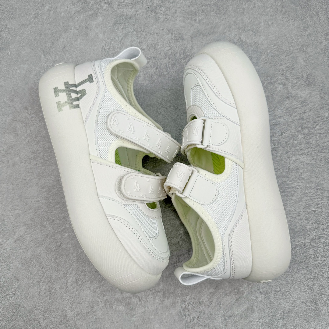 图片[3]-NY美国榄球洋基队New York Yankees x MLB Big Ball Chunky Mask Sandal 系列厚底老爹风魔术贴镂空休闲运动慢凉鞋鞋 MLB以150多年传统的美国职业棒球大联盟为创作蓝本，韩流大热CHUCKY鞋款作基调，特意采用6cm加厚鞋底，并注入多个MLB独有的美式棒球文化的细节设计，打造出时尚外观，尽显独特而强烈的时尚格调。 MLB重新演译美国职业棒球大联盟中的术语「BIG BALL」，特意保留MLB标志性的NY Yankee、LA Dodgers、Boston Red Sox等多队知名棒球队Logo，以「Mega Logo」的形式展现在鞋面设计上。MLB老爹鞋具有耐用的柔软鞋面和厚实的弹性鞋垫，提供舒适的抓地力。与传统的老爹鞋不同，它看起来感觉很重，其实很舒适轻巧。采用的6cm高的鞋垫，也具有长腿效果。尺码：35 36 36.5 37.5 38 38.5 39 40 40.5 41 42 42.5 43 44 44.5 45-选品中心