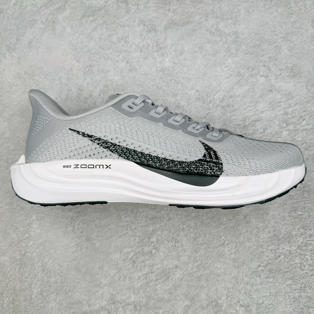 ＃福利特价 NK Zoom Pegasus Turbo 37代超级飞马涡轮增压马拉松慢跑鞋 前掌高度 12mm前后掌高低差 10mm 首度结合全掌 Zoom X 加上全长 React 的跑鞋ZoomX 泡绵主要提供能量回馈与落地时的缓衝React 泡绵增强底部的稳定与耐用度鞋面由半内靴与半透明网布组成Dynamic Flywire 增加鞋身贴合与包覆感 尺码：36 36.5 37.5 38 38.5 39 40 40.5 41 42 42.5 43 44 44.5 45-选品中心