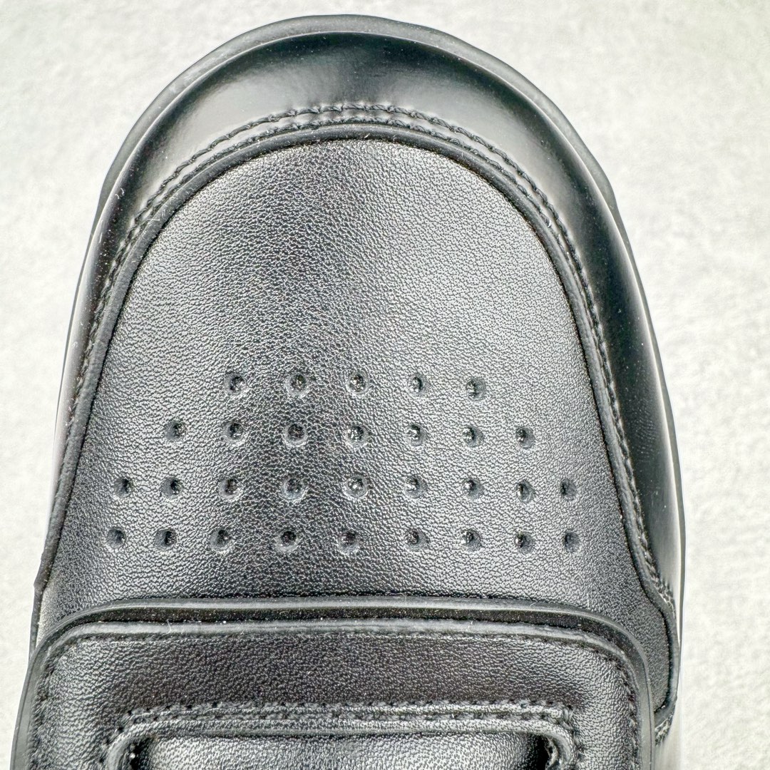 图片[11]-𝐏𝐑𝐀𝐃𝐀 普拉达春夏系列 专柜新款厚底松糕运动鞋系列外形是廓形设计 轮廓类似麦昆 厚底 鞋头饱满 宽版设计 底子是软弹那种 非常非常舒适 又觉得白色既运动 又可以休闲商务 日常便鞋最合适不过了 将艺术家Peterdepotter创作的标语纹样应用到鞋身设计加上了著名三角形徽标格外好看目普拉达 鞋面：布料进口防水降落伞 大底：TPU发泡大底 内里：进口羊皮内里 全新官方一致全套包装 尺码：35 36 37 38 39 40 41 42 43 44 45-选品中心