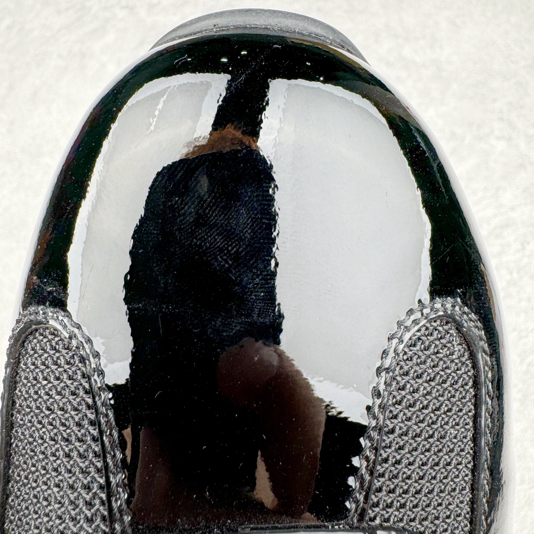 图片[10]-Prada America\’s Cup 普拉达 运动鞋经过重新设计 全新面料和颜色为它注入新的当代精神 这款航海风系带运动鞋 最初在上世纪90年代为LunaRossa船员设计 现在以彩色橡胶和Bike织物重新演绎 Prada LineaRossa徽标彰显经典态度 尺码：38-46-选品中心