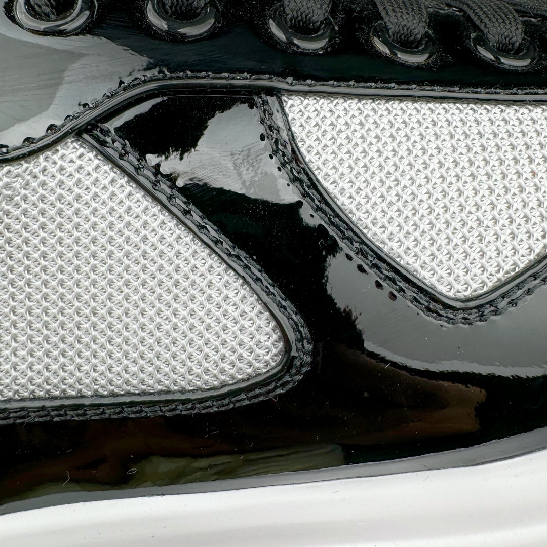 图片[14]-Prada America\’s Cup 普拉达 运动鞋经过重新设计 全新面料和颜色为它注入新的当代精神 这款航海风系带运动鞋 最初在上世纪90年代为LunaRossa船员设计 现在以彩色橡胶和Bike织物重新演绎 Prada LineaRossa徽标彰显经典态度 尺码：38-46-选品中心