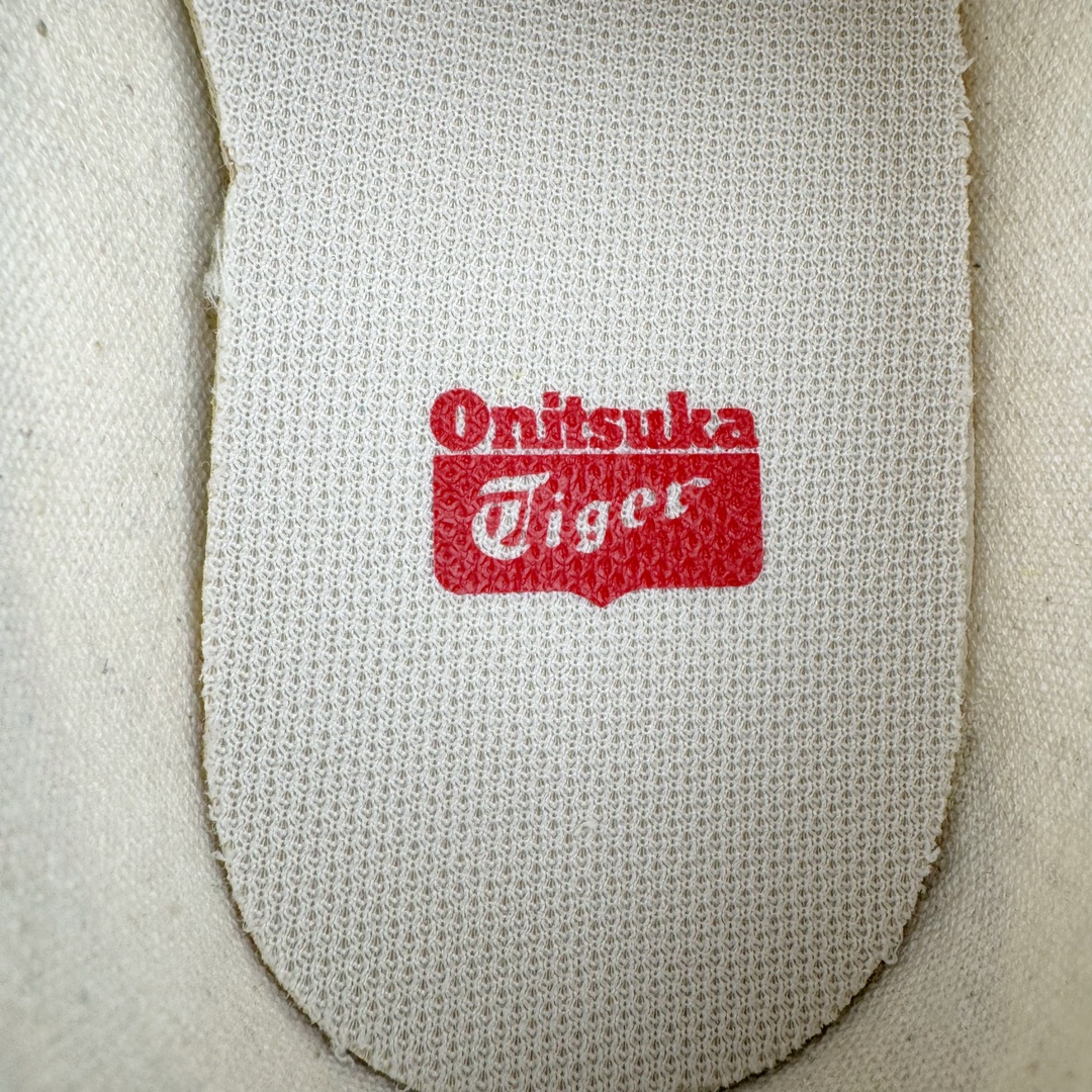 图片[15]-＃HK纯原 Asics Onitsuka Tiger MEXICO 66 亚瑟士鬼冢虎复古经典板鞋 市场最强版本 原厂牛津布加持 海外订单工厂出品 超成熟稳定的做工品控 原装全套纸板楦头开发 原汁原味 完美呈现版型 私模正确鞋底咬花纹路 一比一鞋头弧度高度鞋身弧度 绝不口嗨 细节品控鞋型随意秒杀市面 原档咬花纹路私模大底 一个单元有六个三角形 总体形拼接呈现花瓣状 官方四联吊牌 原装Ortholite轻量化鞋垫 原盒原配 质保卡 说明书 钢印防尘纸 纸板中底带钢印 乳胶组合鞋垫 支持全方位的对比专柜 产品从款式颜色造型上体现出追求舒适和细节的完美 鞋类更是推崇手工制作的严谨与完美 融舒适性与可穿性的设计风格 注重细节的完美和别致魅力 既保持稳重 又不失轻松的时尚感 尺码：36 37 37.5 38 39 39.5 40 40.5 41.5 42 42.5 43.5 44 45 46-选品中心