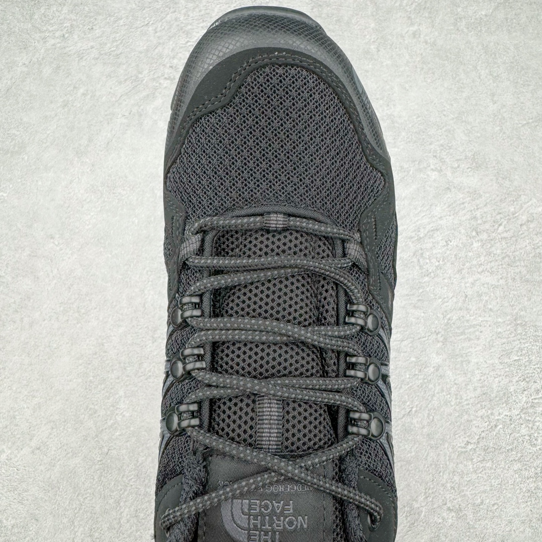 图片[4]-THE NORTH FACE 北面防滑耐磨防水低帮户外功能鞋 有许多相当专业的户外爱好者 非常关心像是越野跑、专业登山鞋等一系列的户外鞋款开箱 本次介绍比较不一样的休闲机能鞋 带来登山朋友爱用的户外品牌北面The North Face的休闲系列徒步鞋款介绍，希望能提供大家于生活与轻旅行的不同选择。不少户外运动爱好者喜欢的专业登山品牌（北面）The North Face自1966年创立，由两位热爱登山徒步的年轻登山者于美西旧金山开创，不断透过研发与创新，并且将最先进的技术结合在服装与鞋款设计，生产多种外型帅气且专业能力非常强的户外服饰，备受欢迎。户外版有许多相当专业的户外爱好者，非常关心像是越野跑、专业登山鞋等一系列的户外鞋款开箱，本次介绍比较不一样的休闲机能鞋，带来登山朋友爱用的户外品牌北面The North Face的休闲系列徒步鞋款介绍，希望能提供大家于生活与轻旅行的不同选择。此鞋并非归类在专业登山鞋家族中，而是以高性价比、适合日常训练作为主推卖点，对登山初学的朋友来说，这双鞋耐磨与耐穿程度更是入手的绝佳理由，但是对进阶登山者而言，此鞋可能无法战胜难度更高的徒步登山路线。脚感与登山靴的稳健非常不一样，也不是越野跑鞋的野性、更非慢跑鞋的敏捷，个人觉得此鞋足感非常独特，XtraFoam中底的泡沫材质非常柔软，即使没有鞋带系统辅助，但是EXTS外底抓地系统底纹够深，每一步都十分平稳。尺码：36 36.5 37.5 38 38.5 39 40 40.5 41 42 42.5 43 44 44.5 45-选品中心